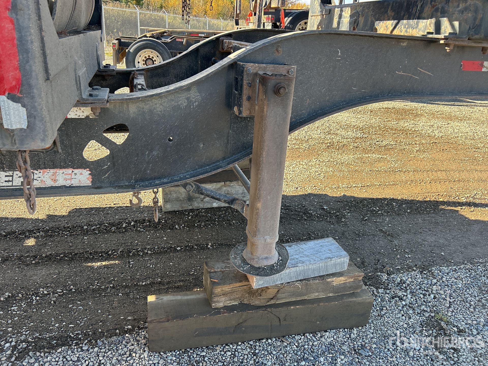 2013 Doepker 40 ft T/A B-Train Lead