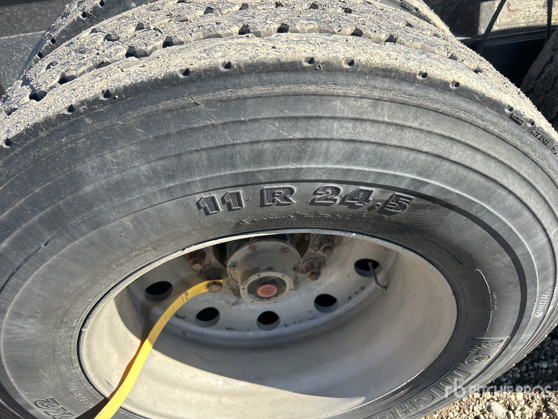 2013 Doepker 40 ft T/A B-Train Lead