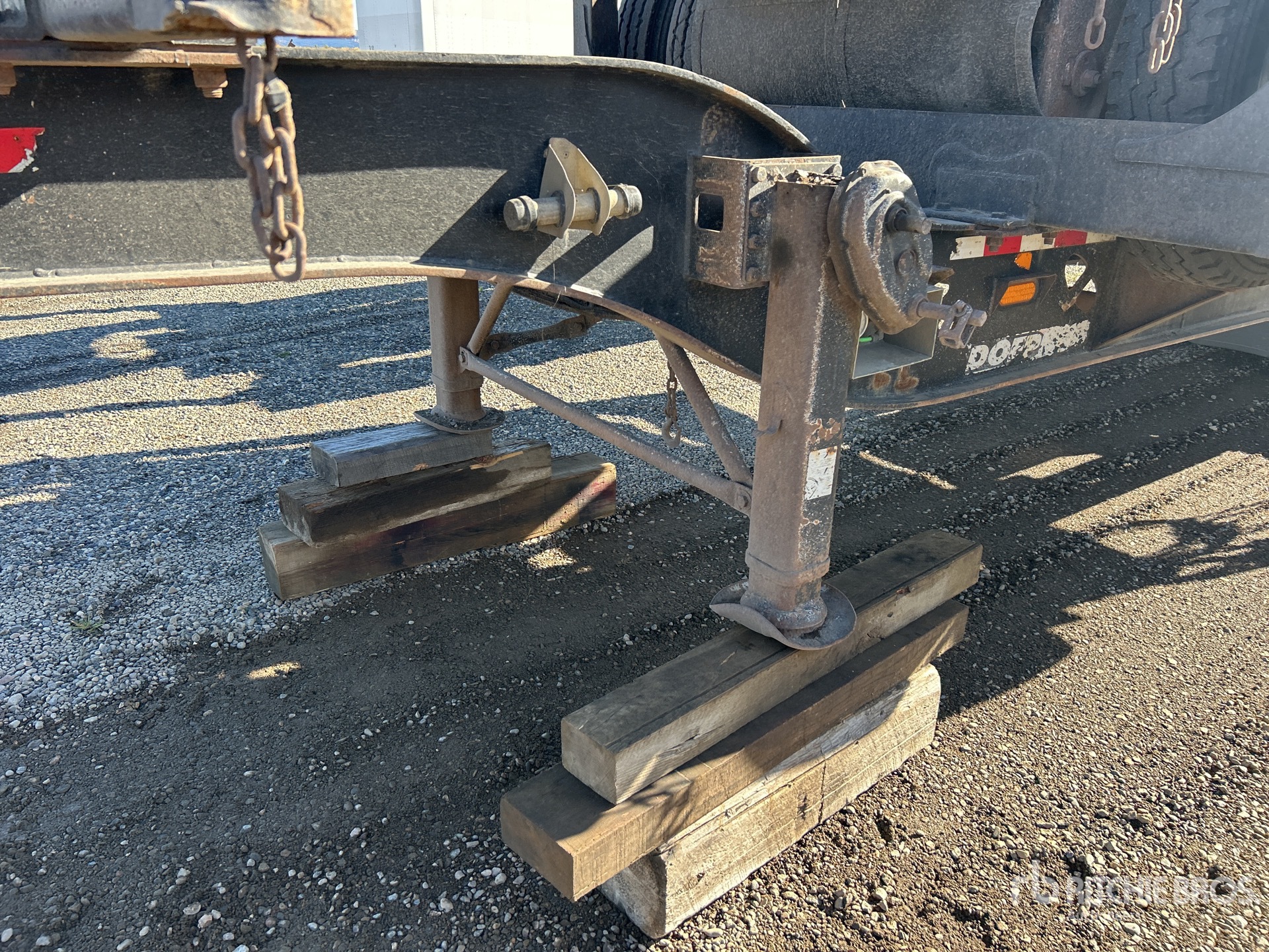 2013 Doepker 40 ft T/A B-Train Lead