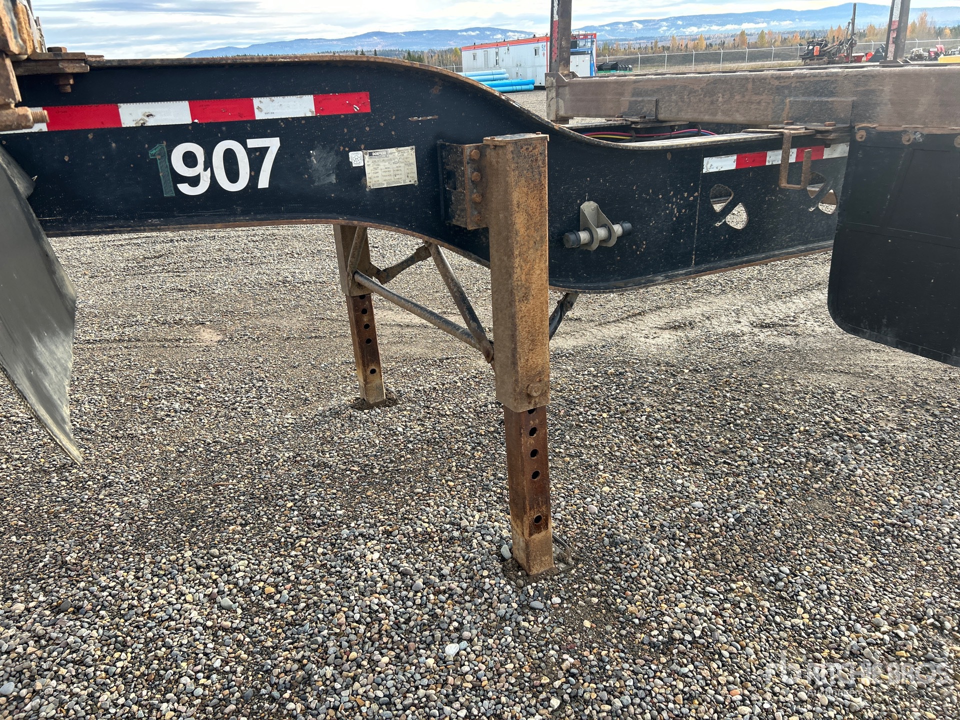 2016 Doepker 51 ft Tri/A Hayrack