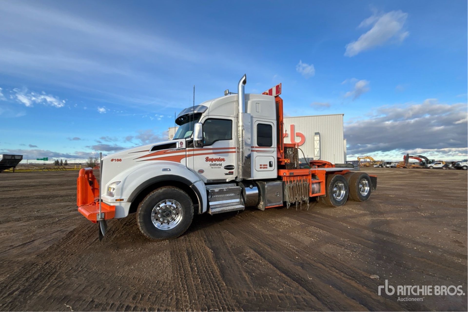 2025 Kenworth T880