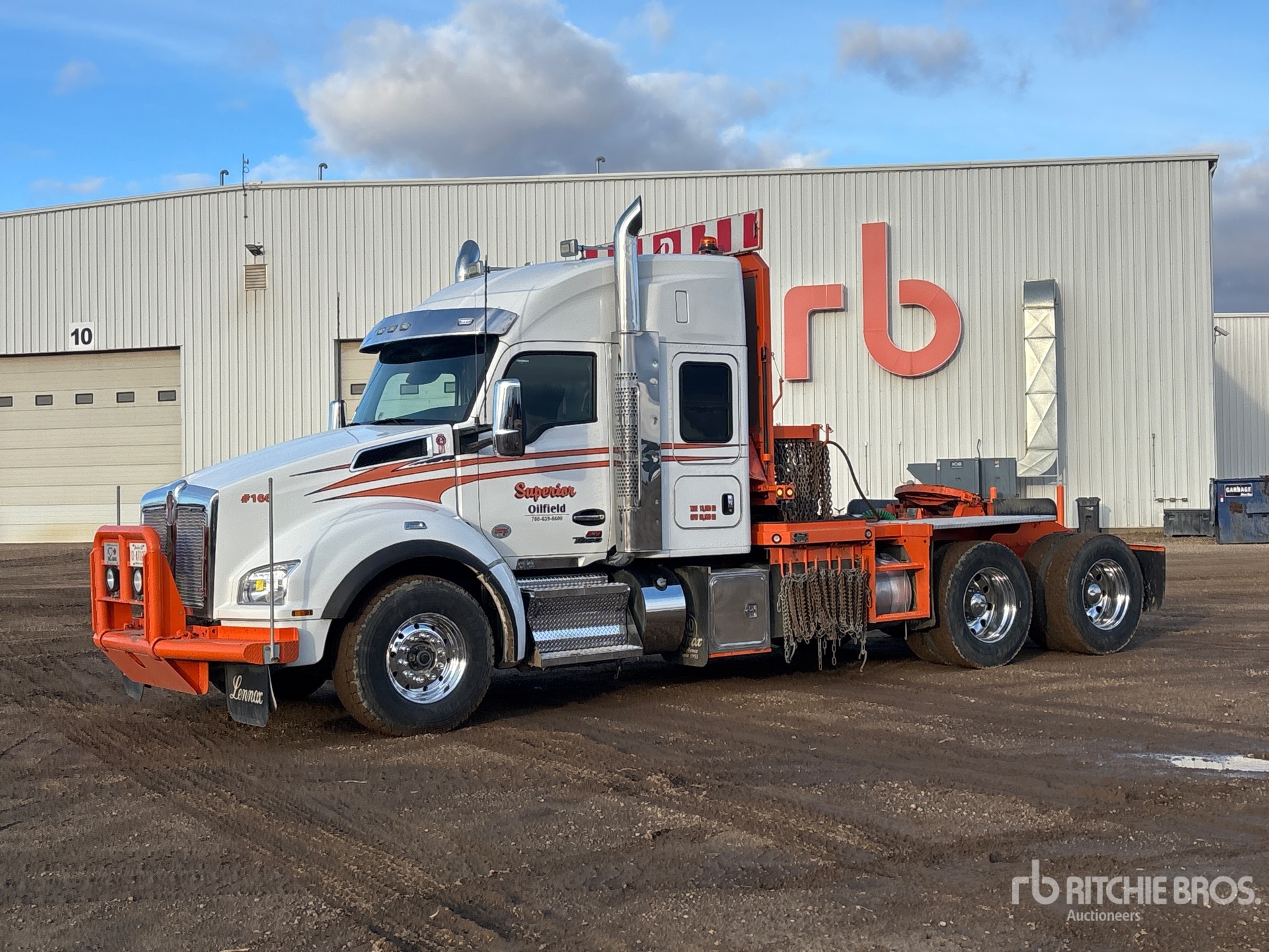 2025 Kenworth T880