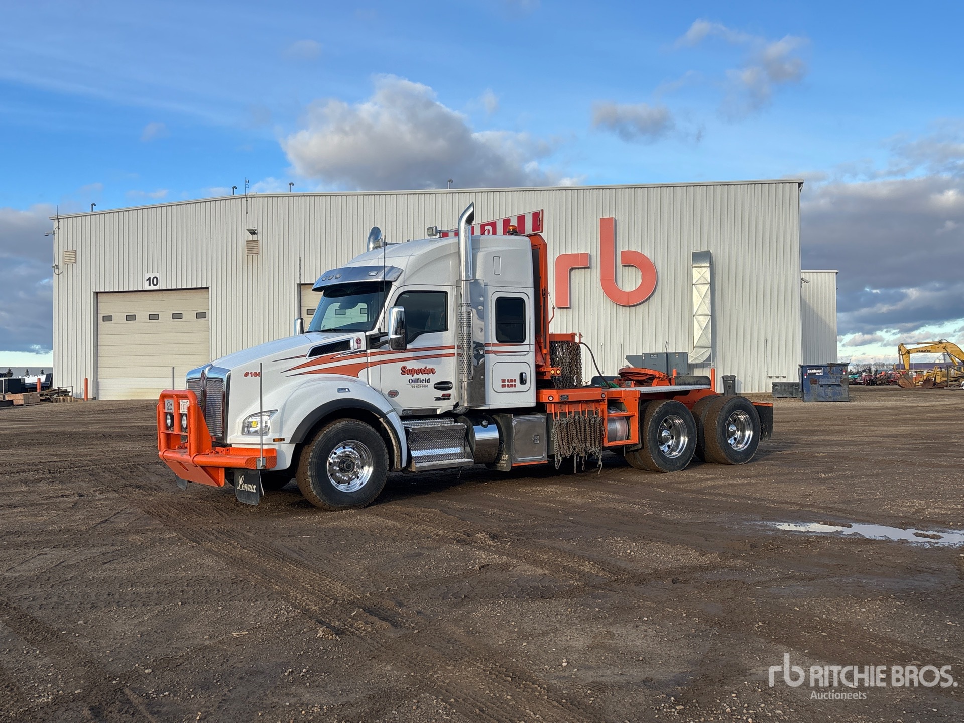 2025 Kenworth T880