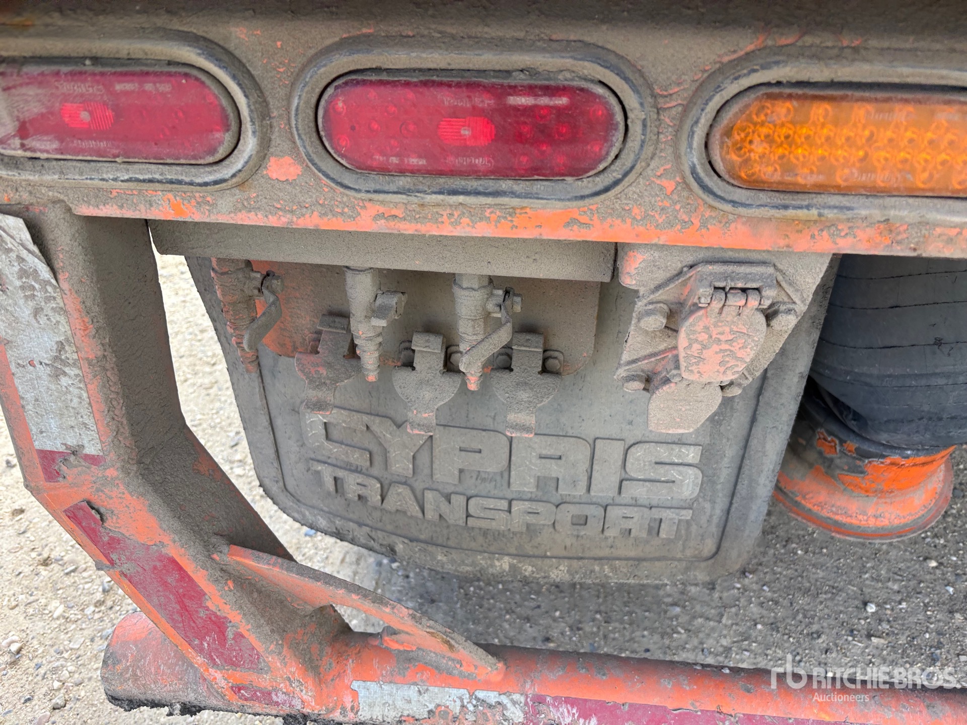 2017 Doepker 45 TON 55 FT TRI/A