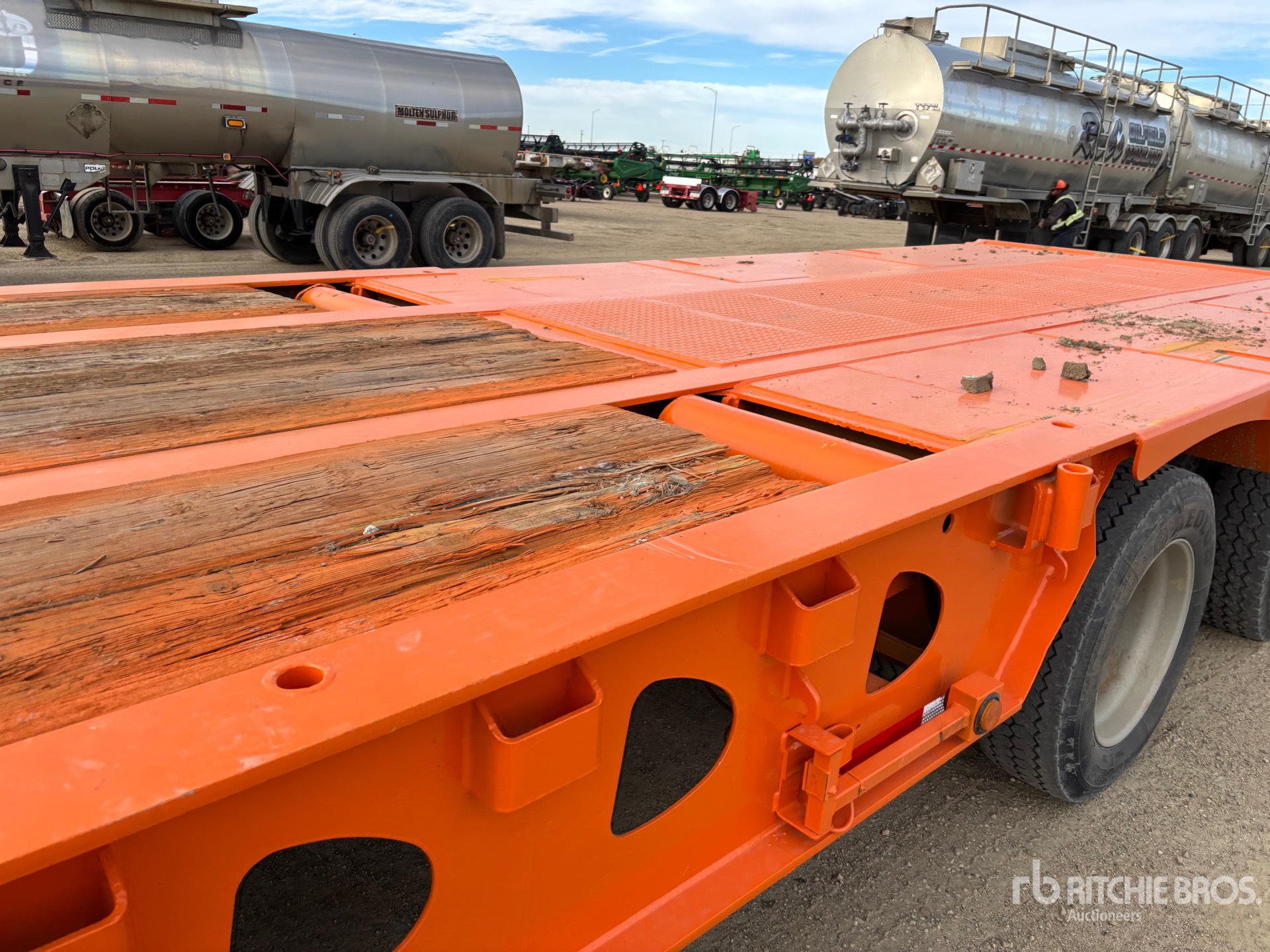 2009 Doepker 50 TON 52 FT TRI/A