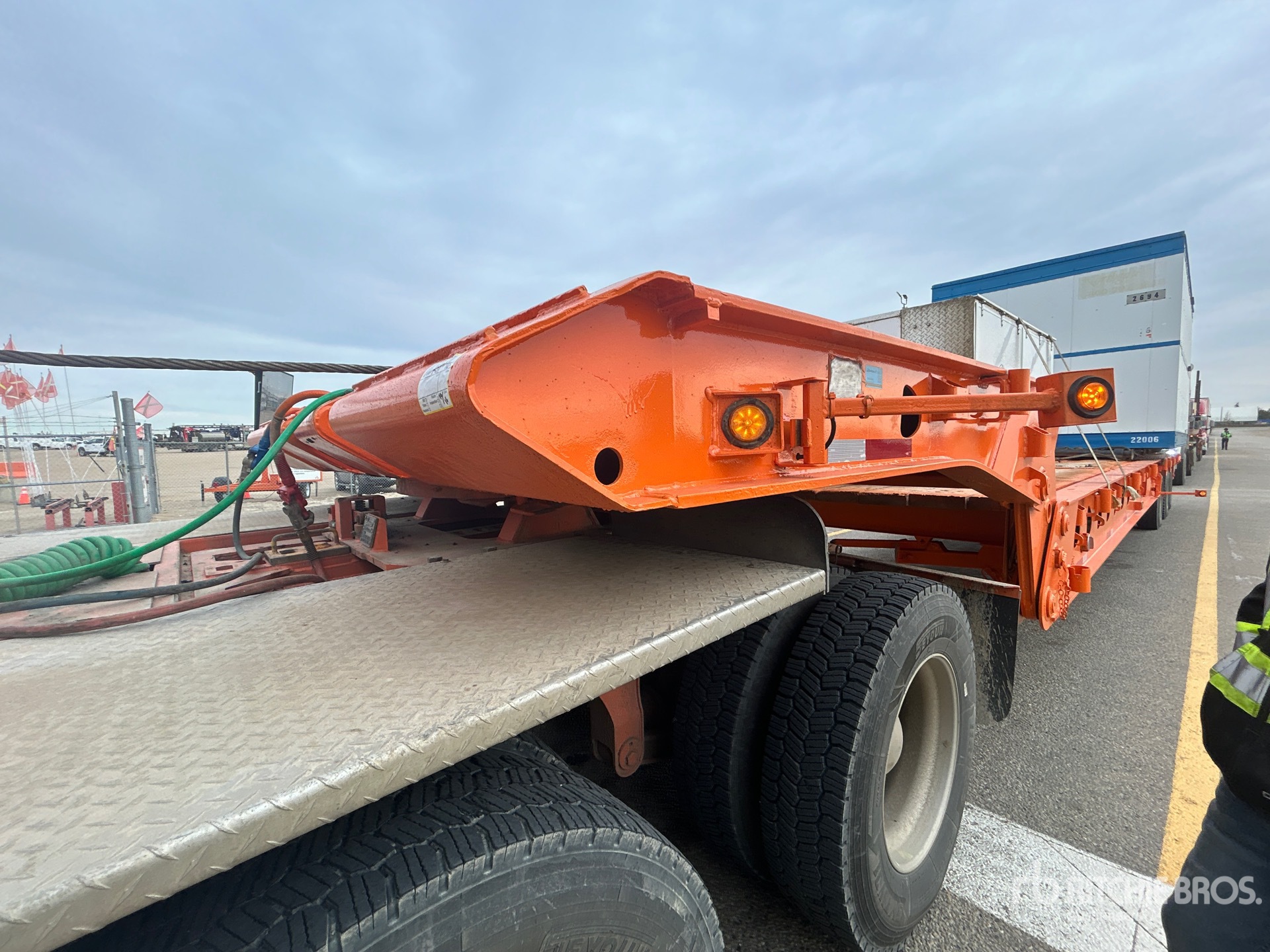 2009 Doepker 50 TON 52 FT TRI/A