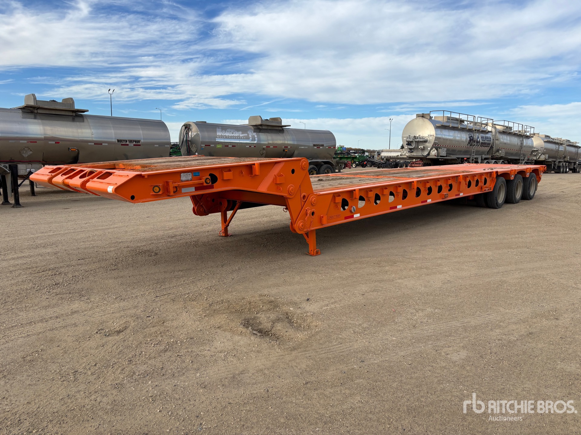 Photo of 2009 Doepker 50 ton 52 ft Tri/A