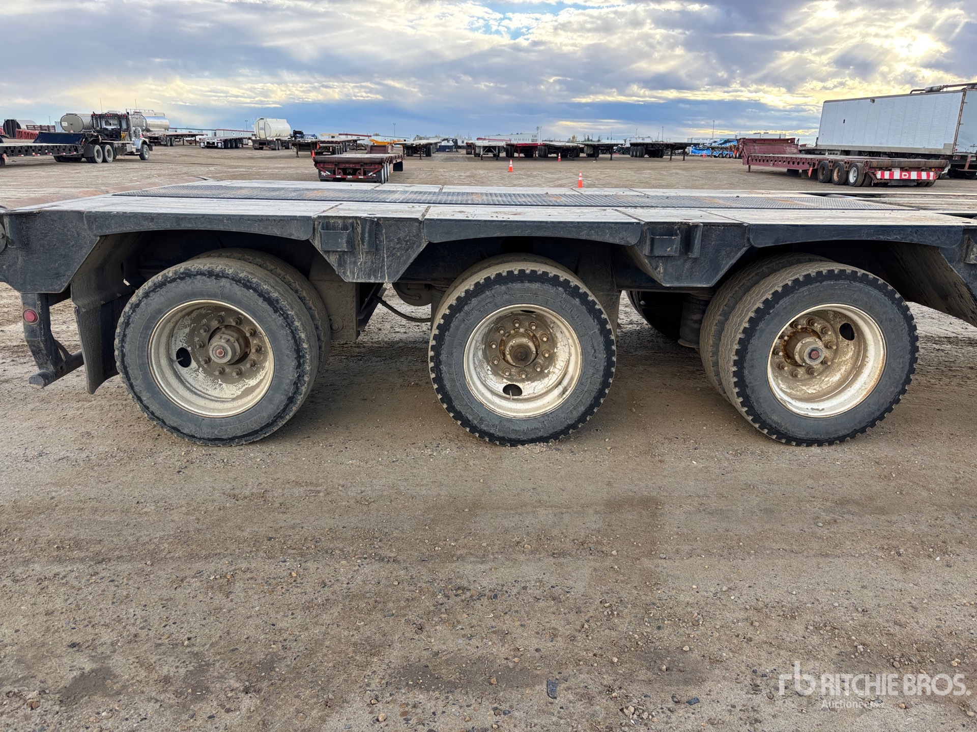 2014 Doepker 45 TON 55 FT TRI/A