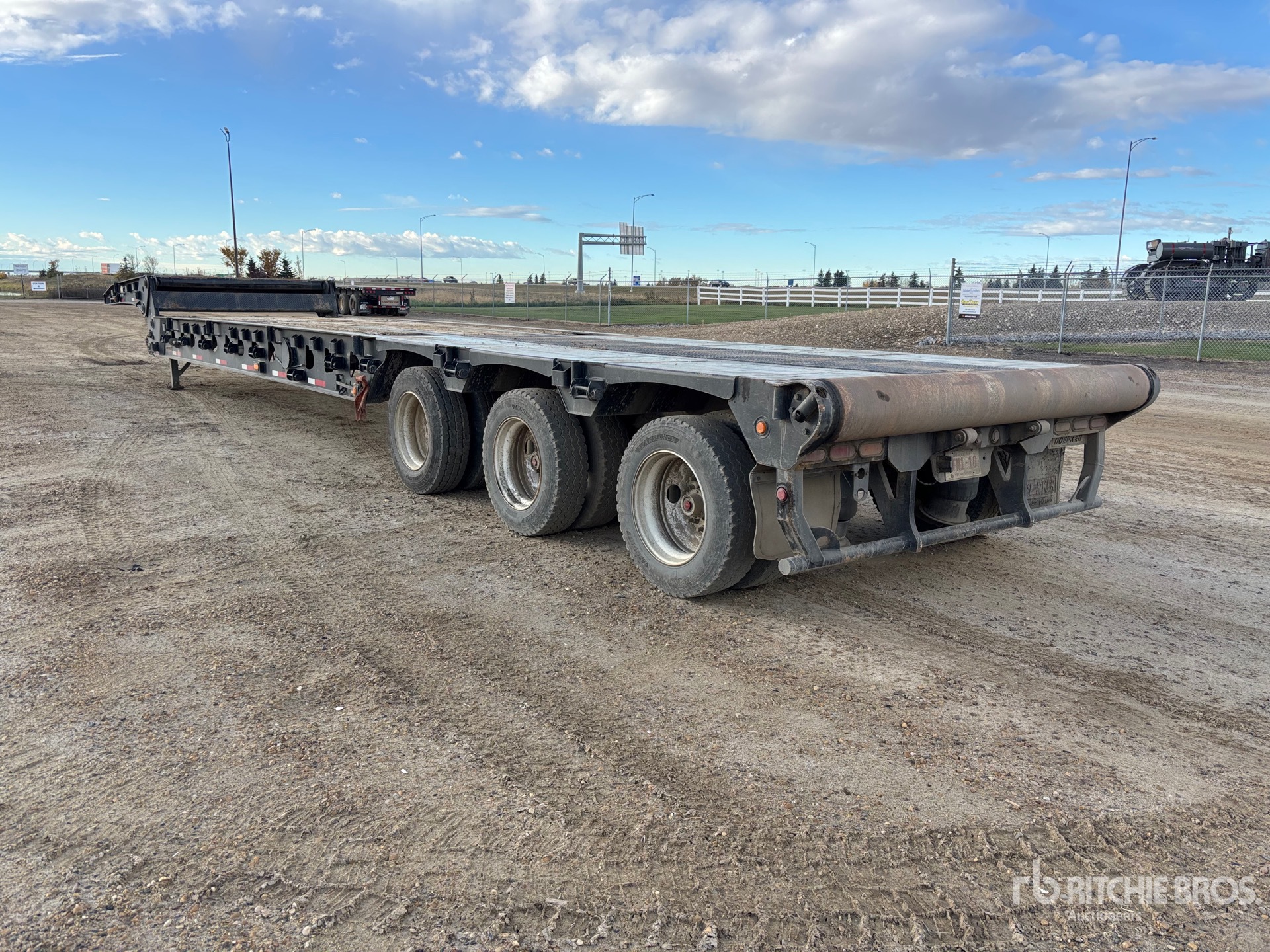 2014 Doepker 45 TON 55 FT TRI/A