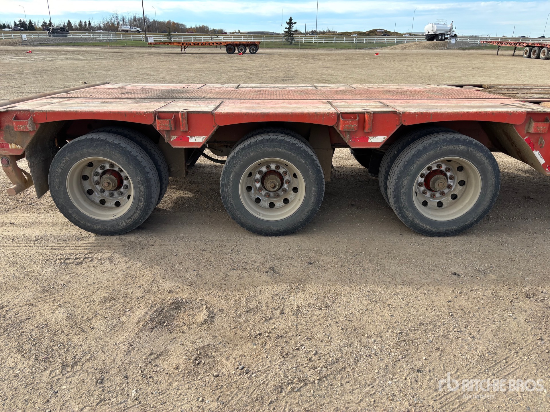 2014 Doepker 40 TON 53 FT TRI/A