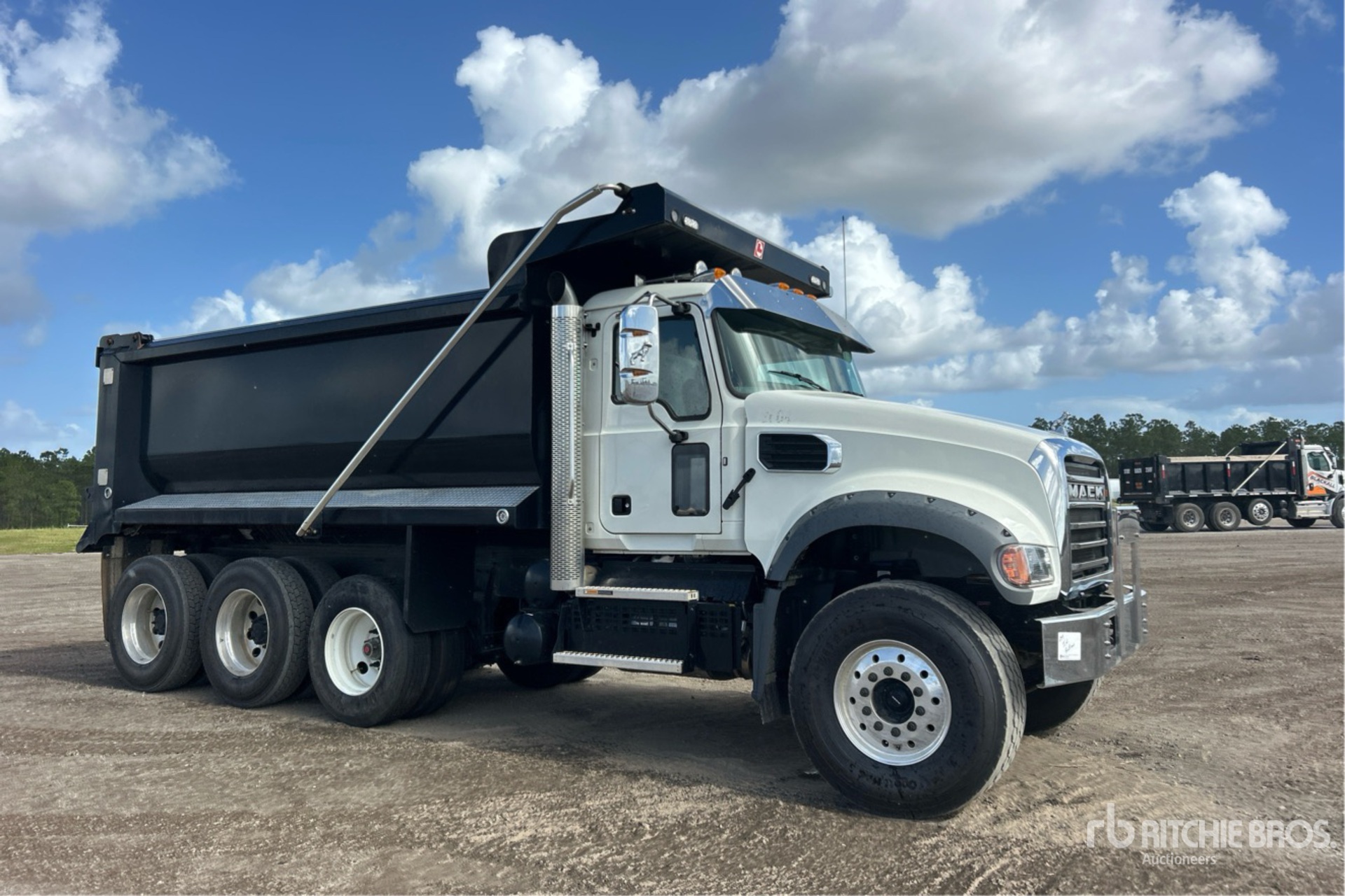 2026 Mack GR64F