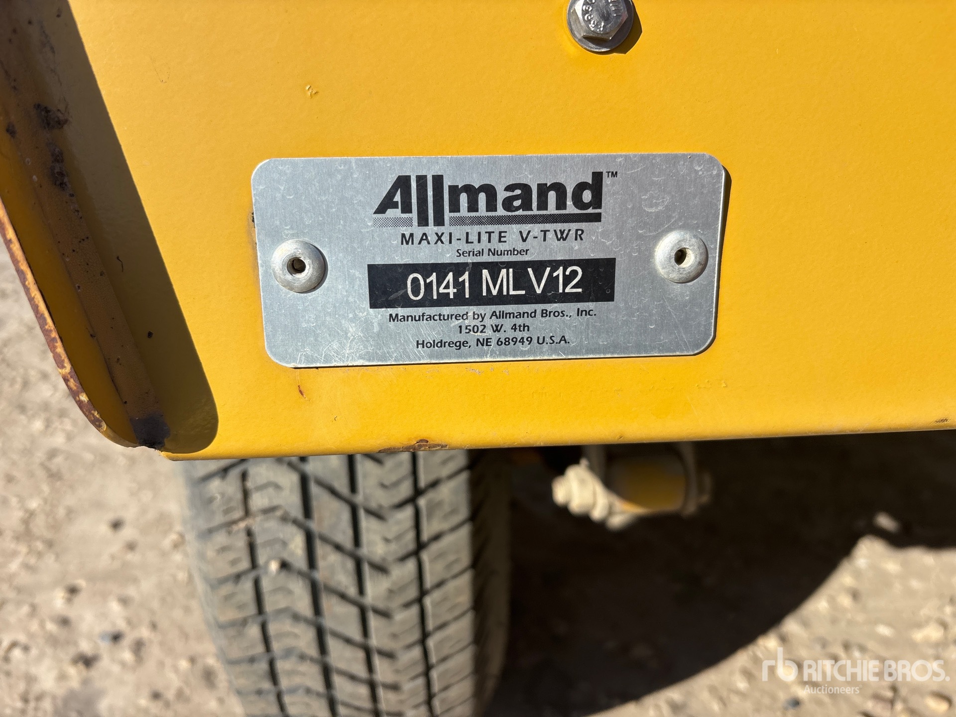 2012 Allmand MAXI-LITE V SER