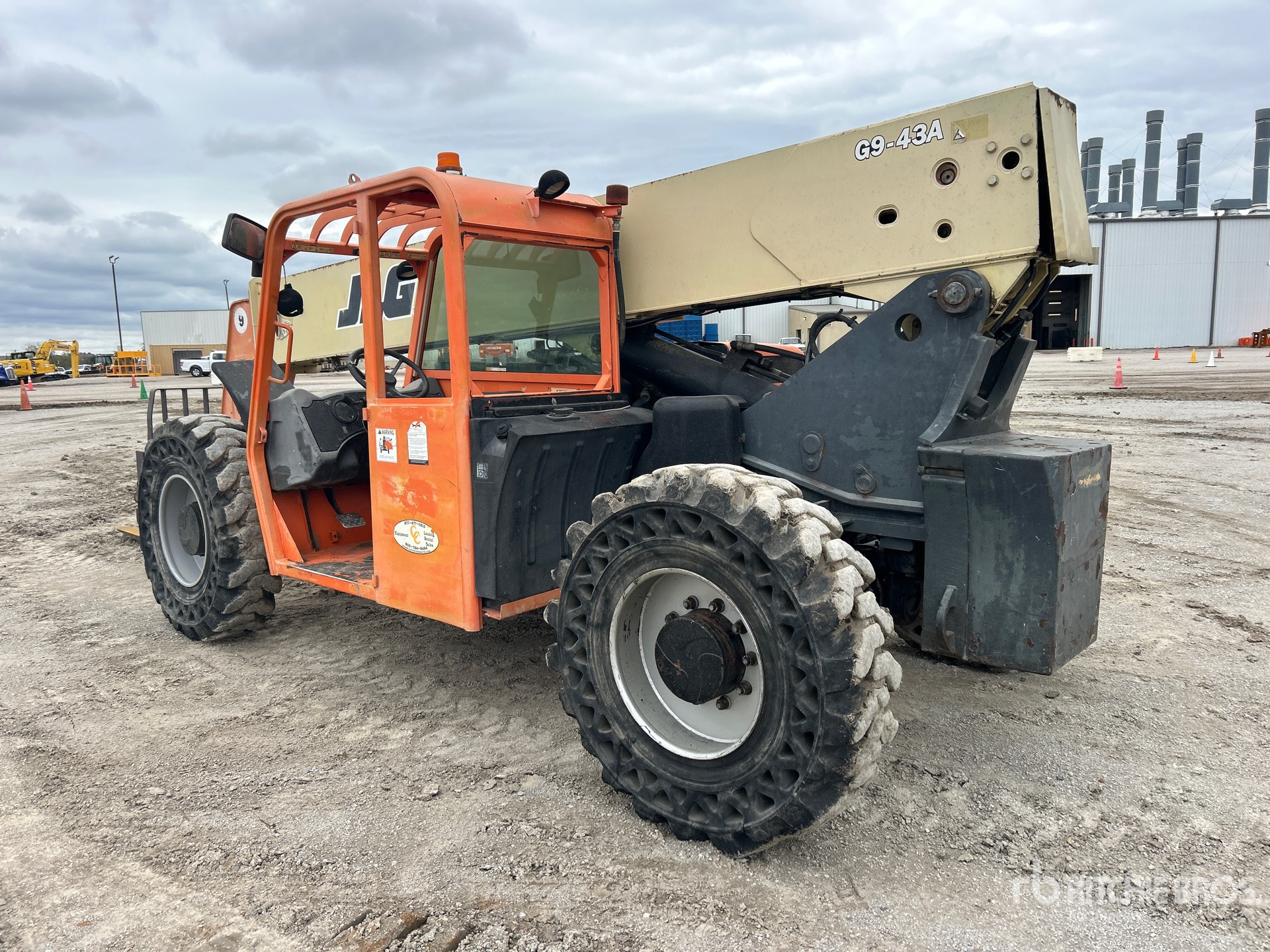 2011 JLG G9-43A