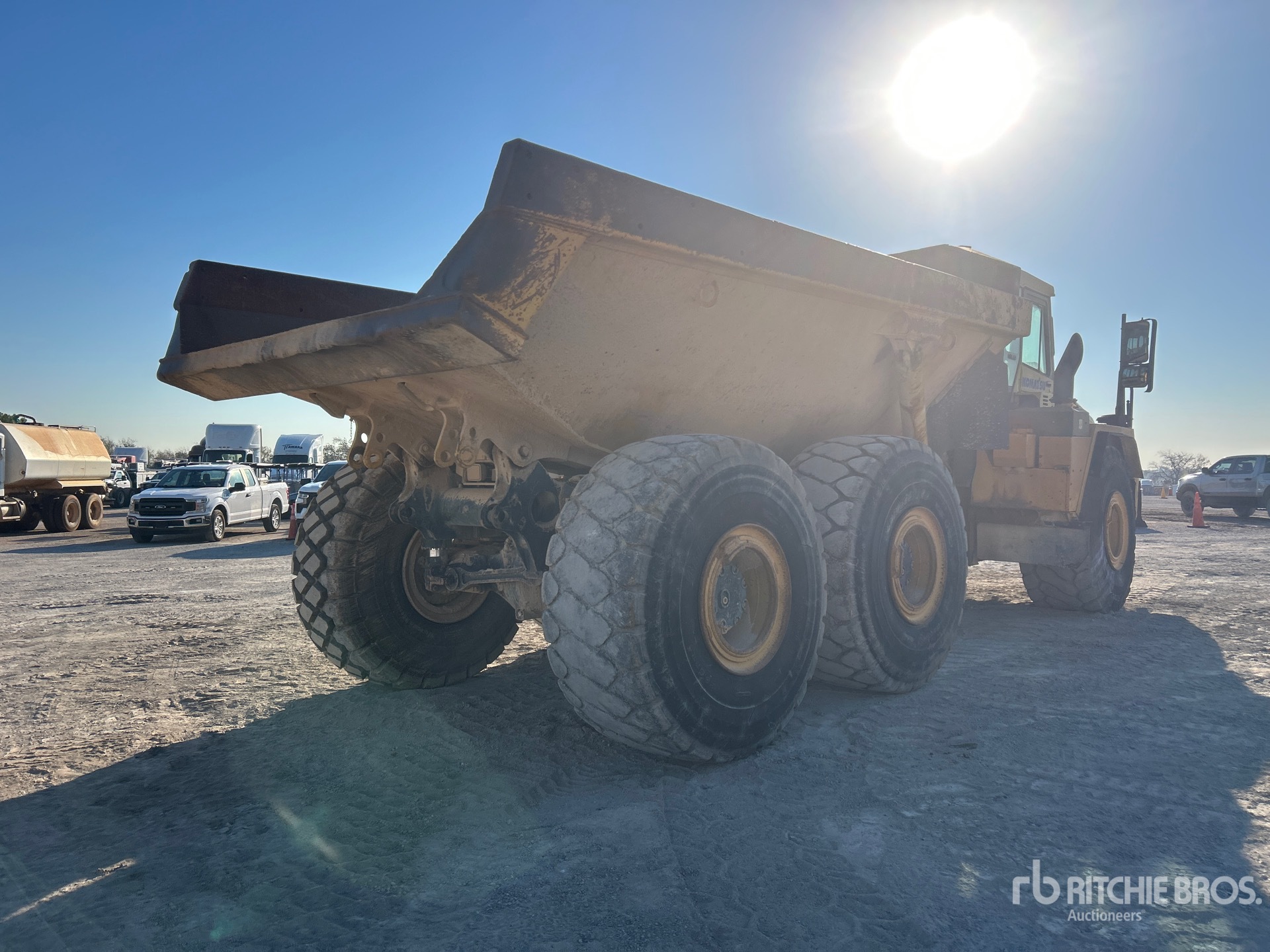 2005 Komatsu HM400-1