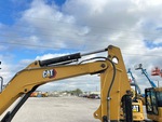 Hydraulics with Stick Cylinder