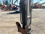 Hydraulics with Thumb Cylinder