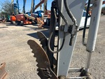 Hydraulics with Thumb Cylinder