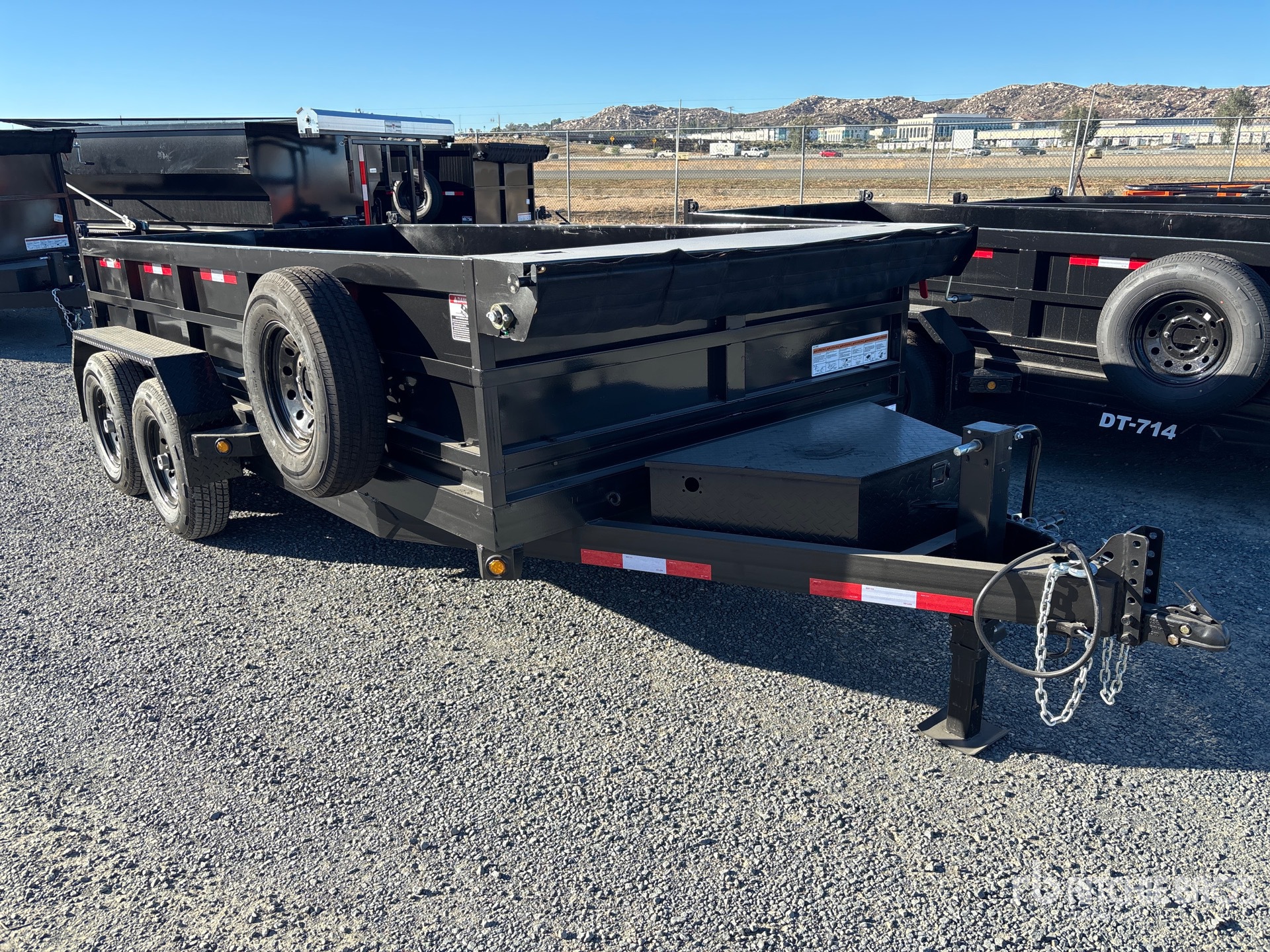 2027 DENTON DT-7142