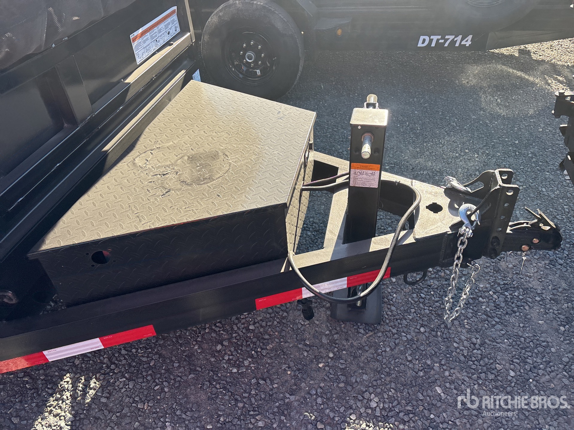 2027 DENTON DT-7142