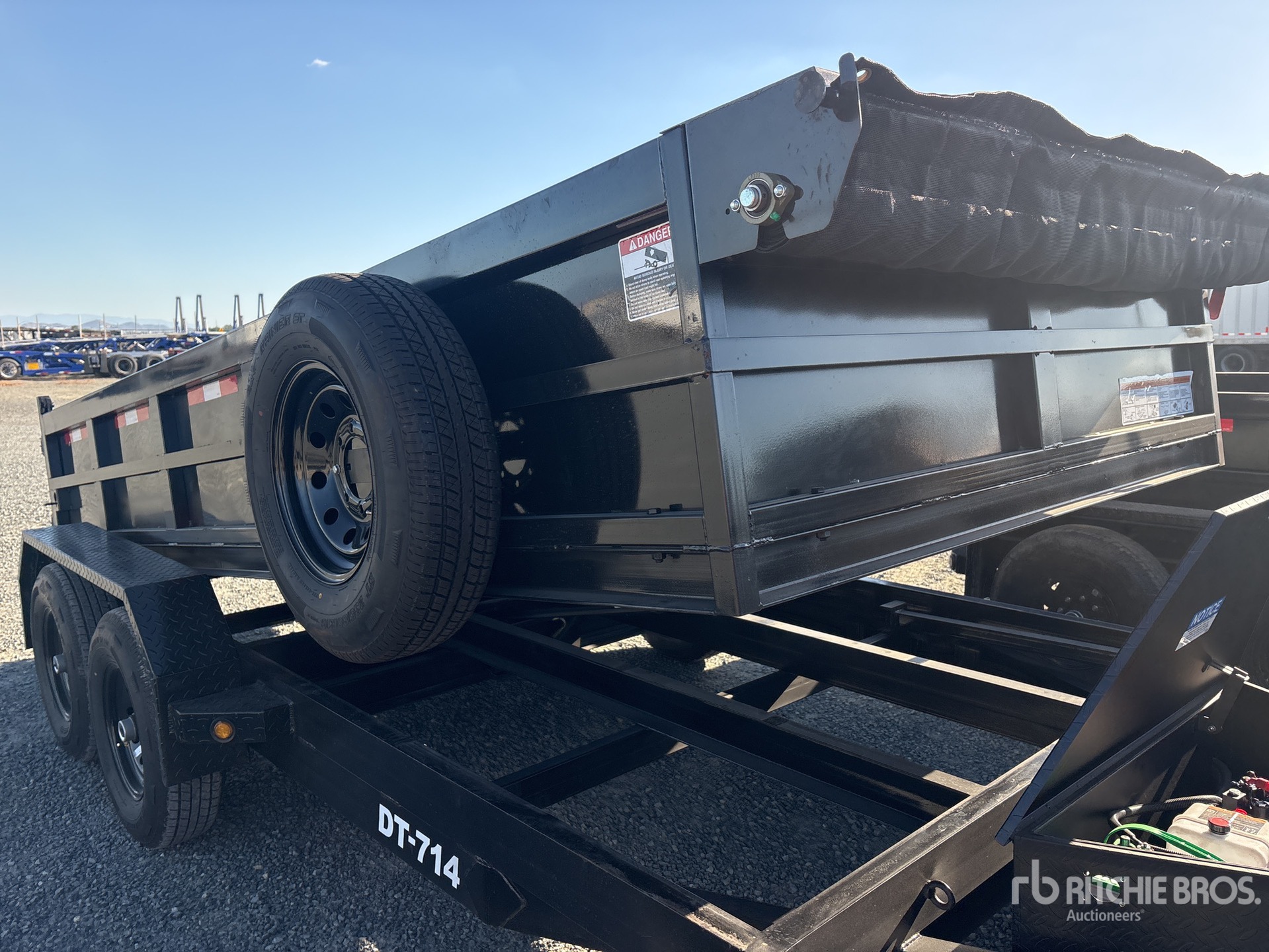 2027 DENTON DT-7142