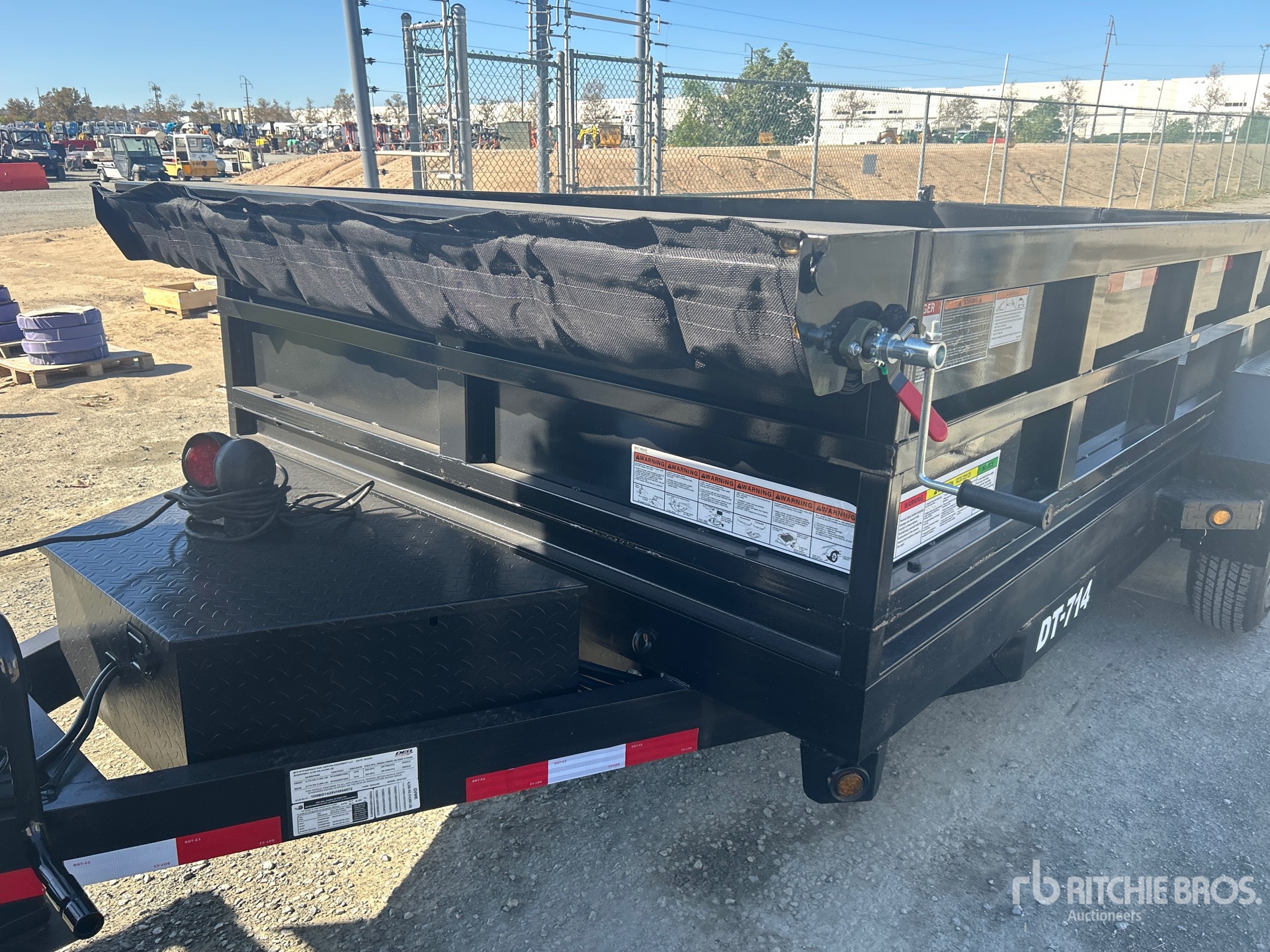 2027 DENTON DT-7142