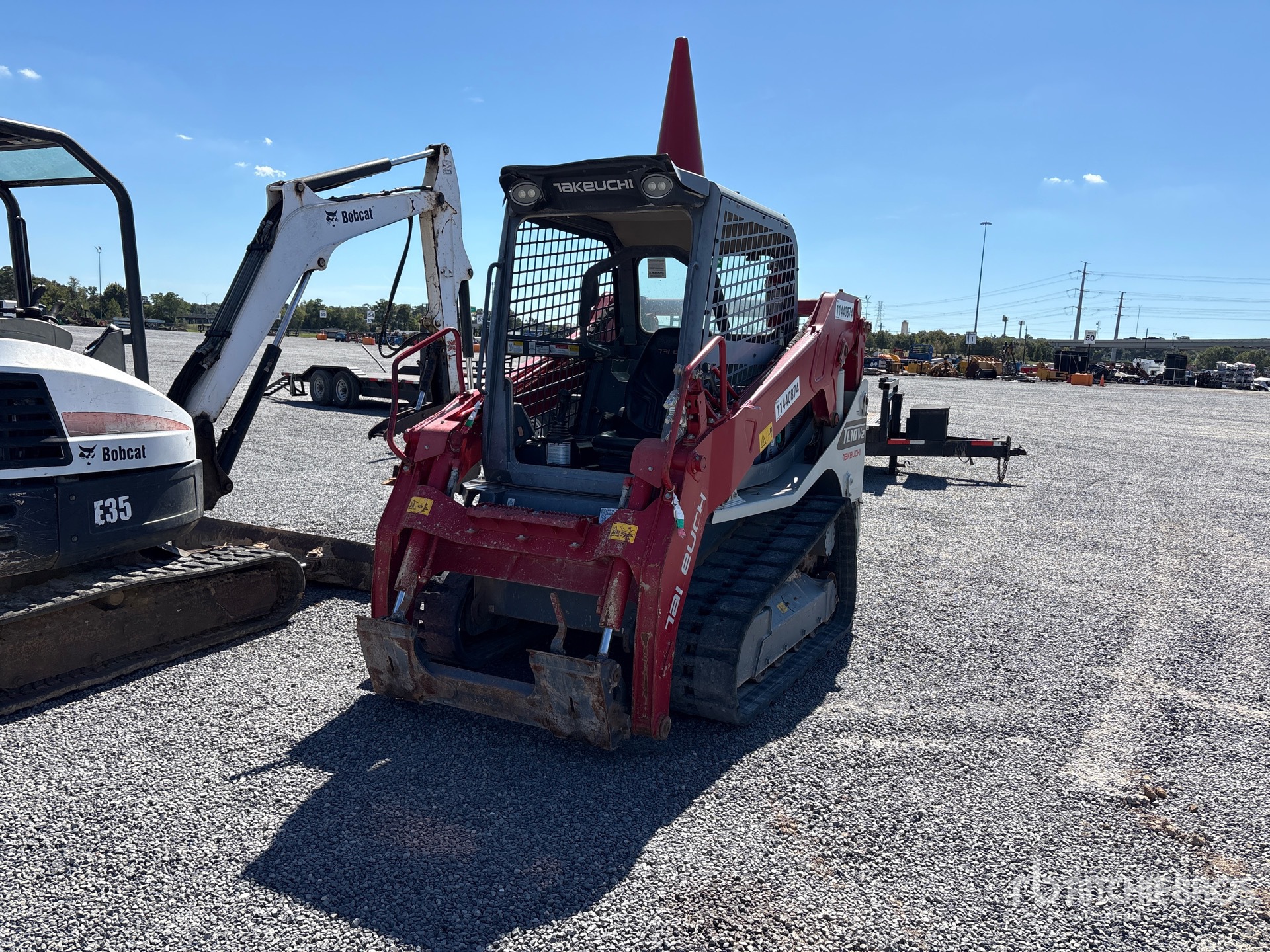 Photo of 2022 Takeuchi TL10V2R