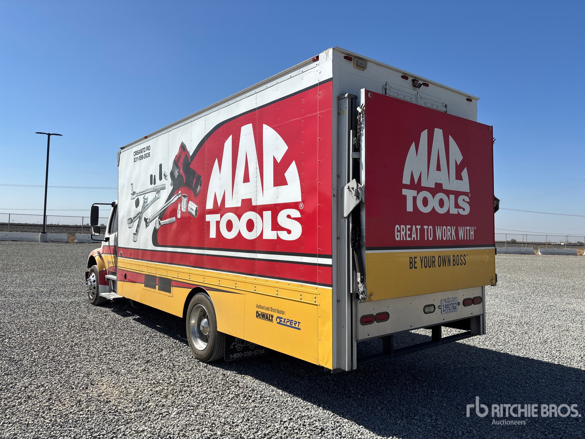 2017 Freightliner M2 106