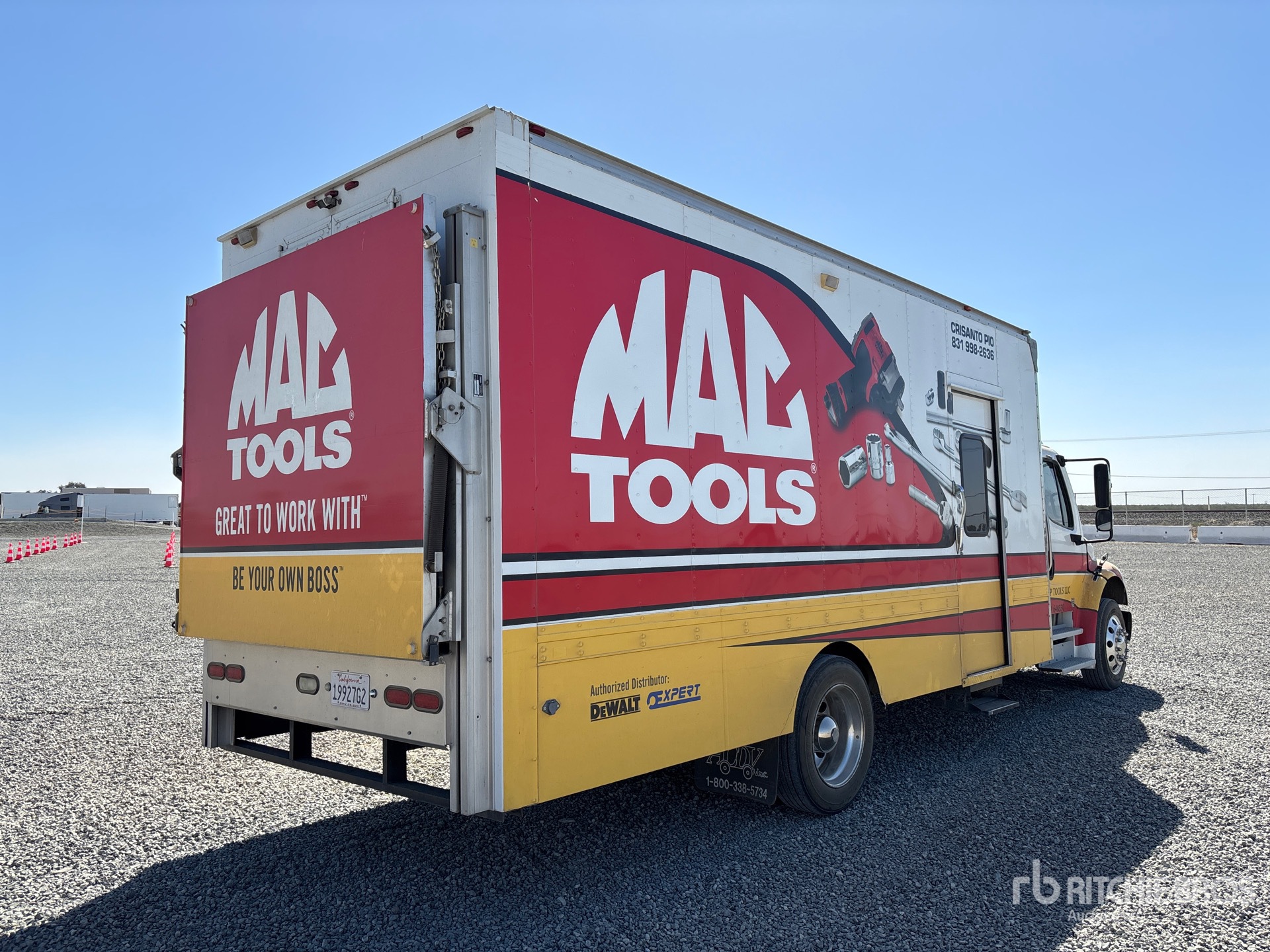 2017 Freightliner M2 106