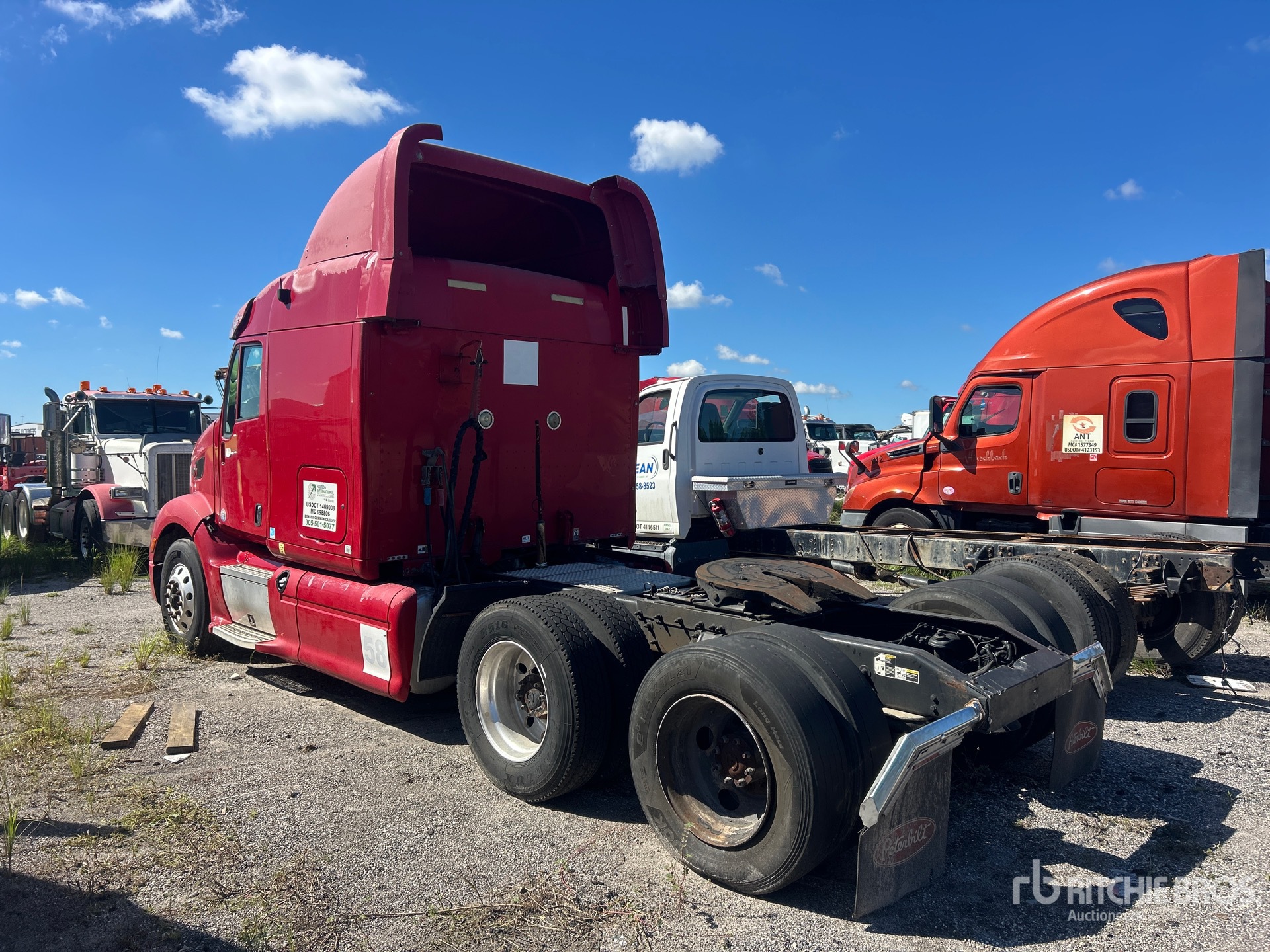 2012 Peterbilt 587