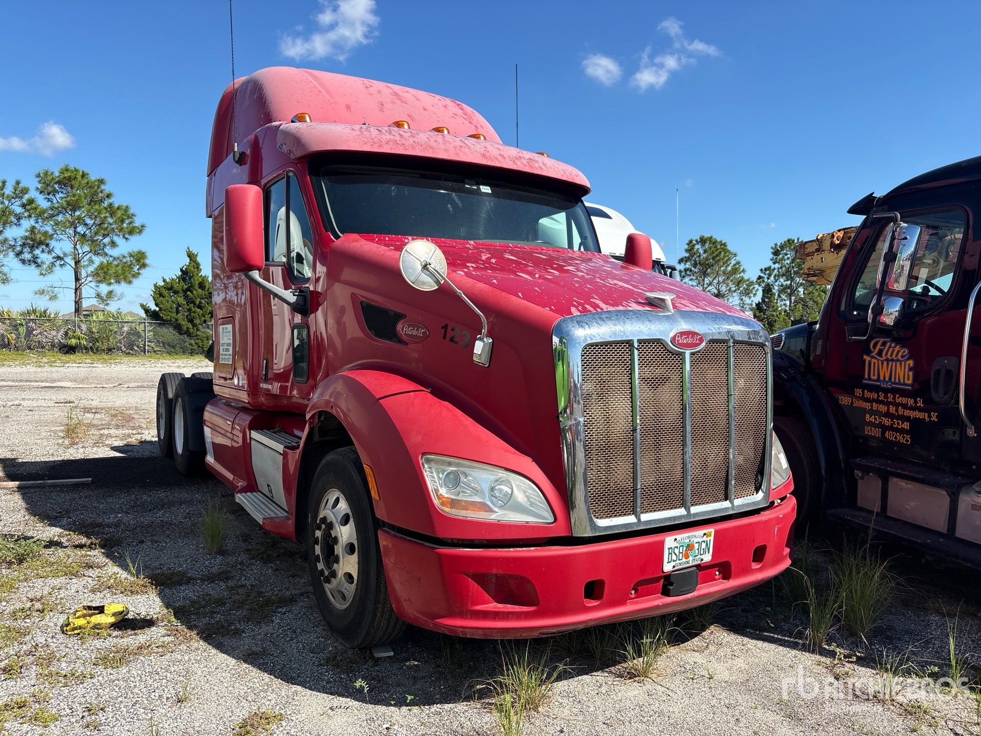 2012 Peterbilt 587