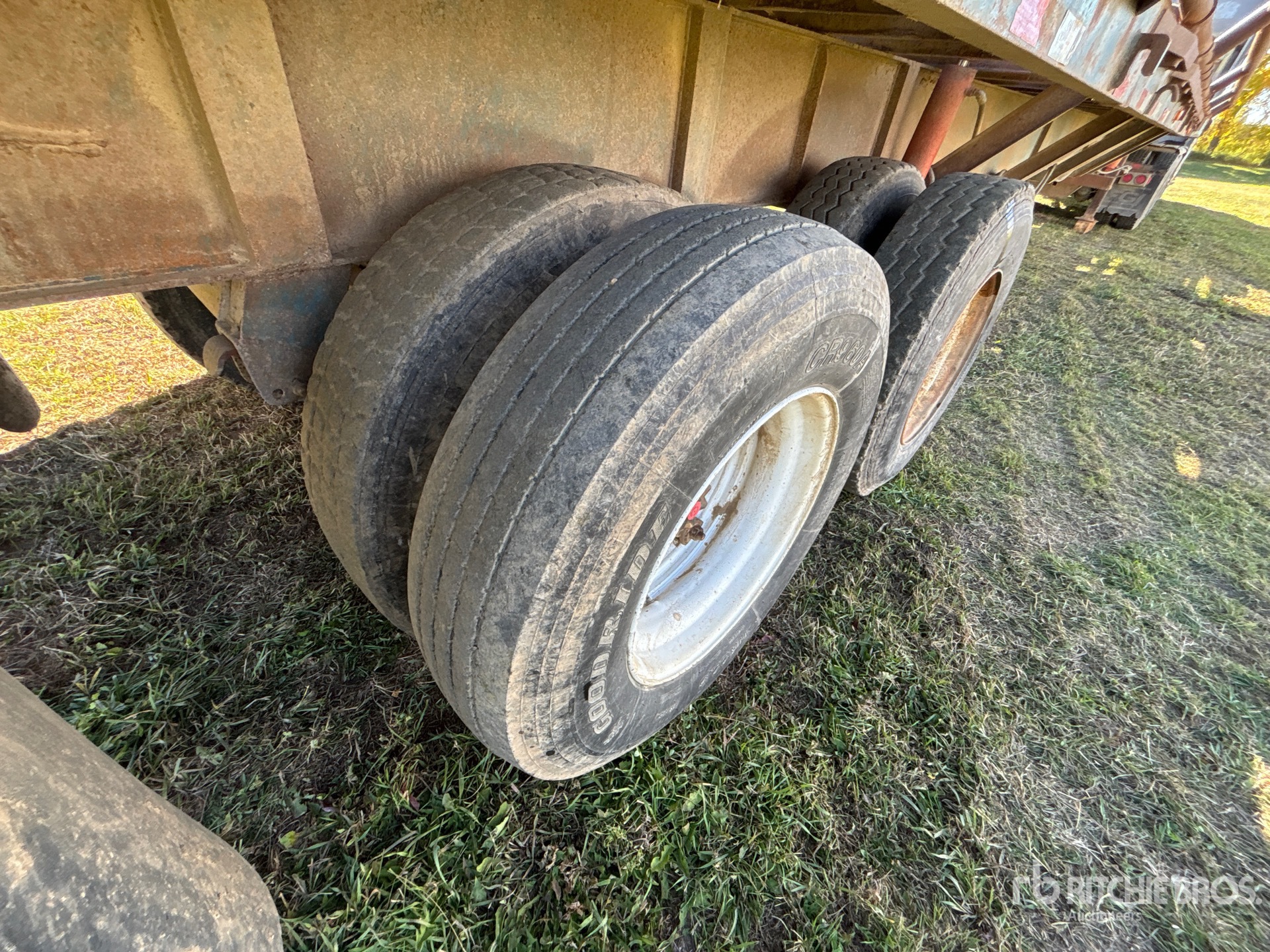 Fruehauf 50 FT T/A BALE HAULING TRAILER