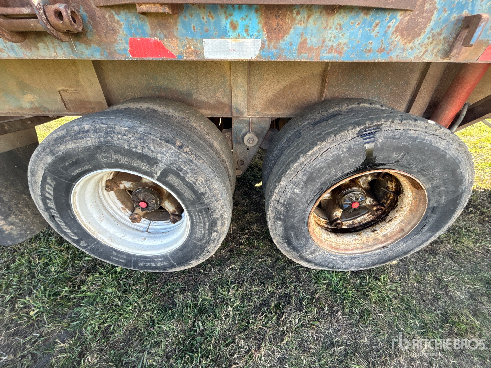 Fruehauf 50 FT T/A BALE HAULING TRAILER