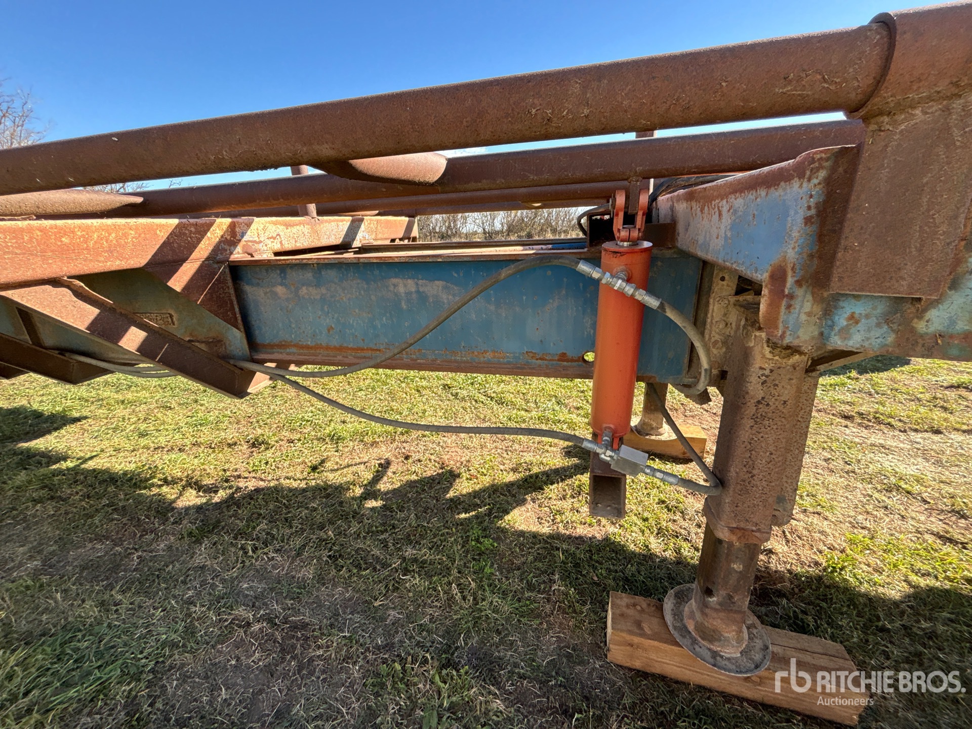 Fruehauf 50 FT T/A BALE HAULING TRAILER
