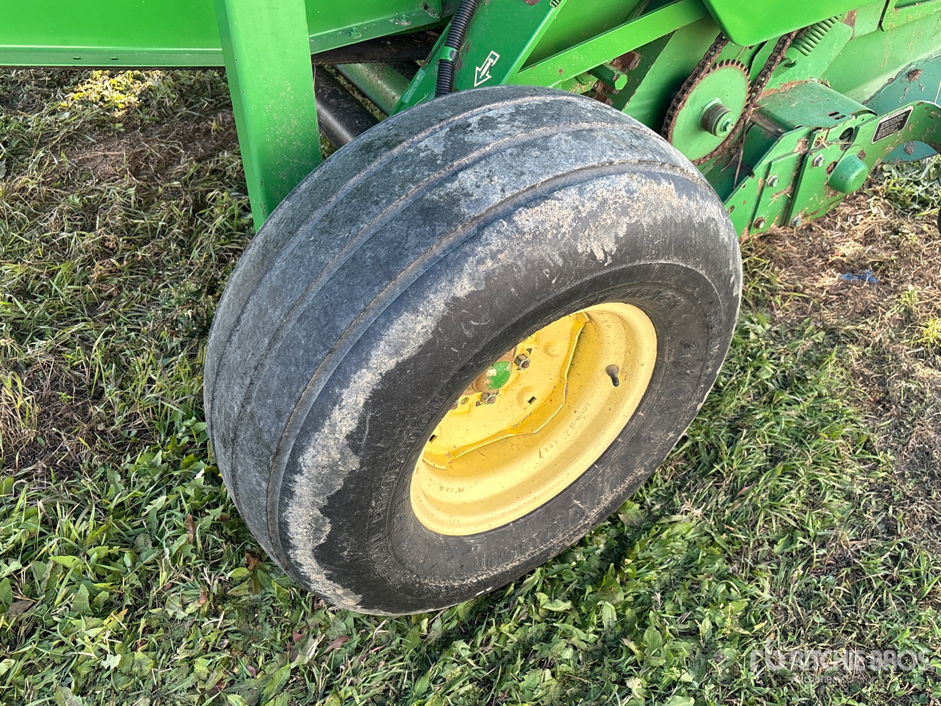 2003 John Deere 567