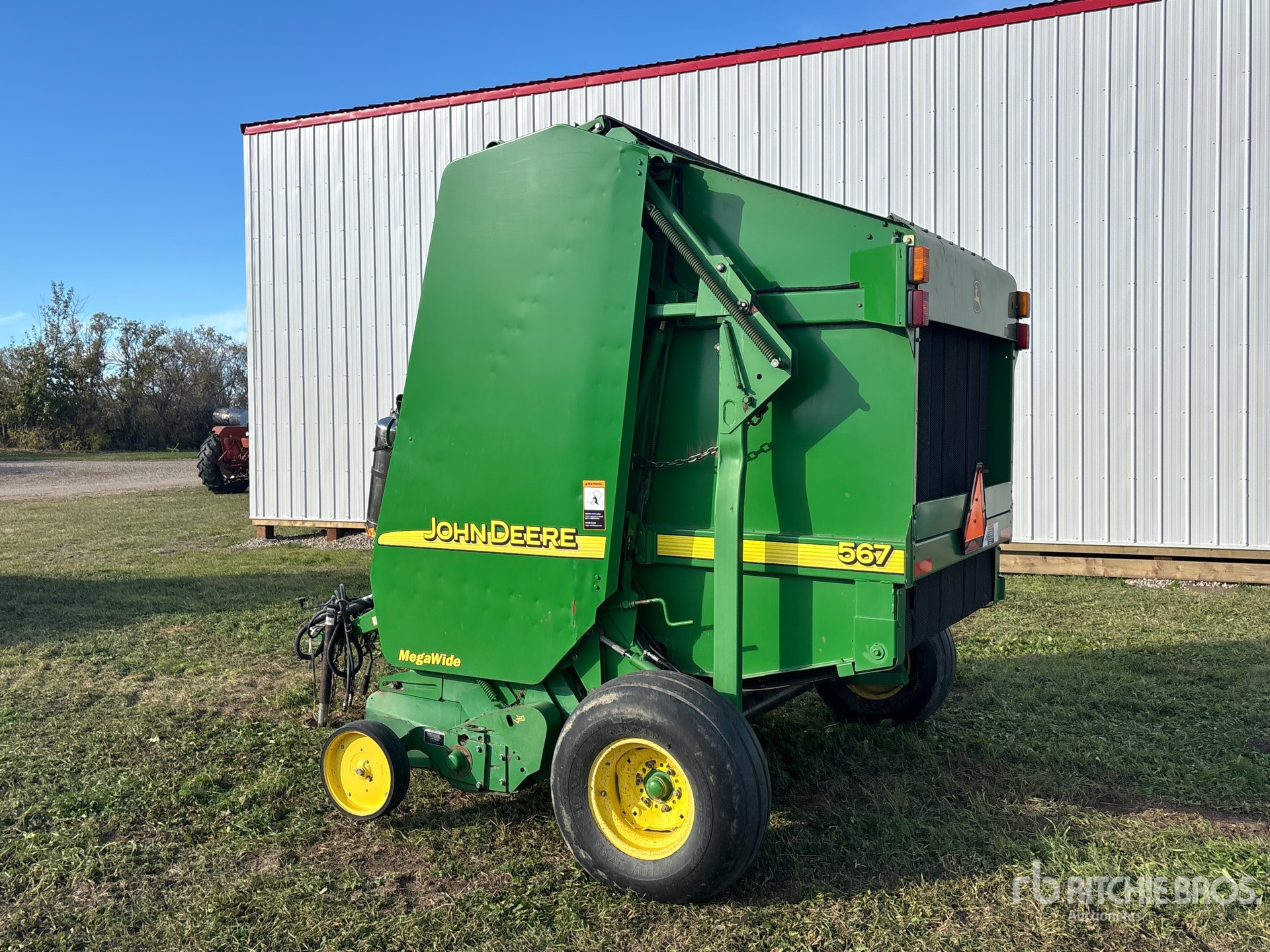 2003 John Deere 567