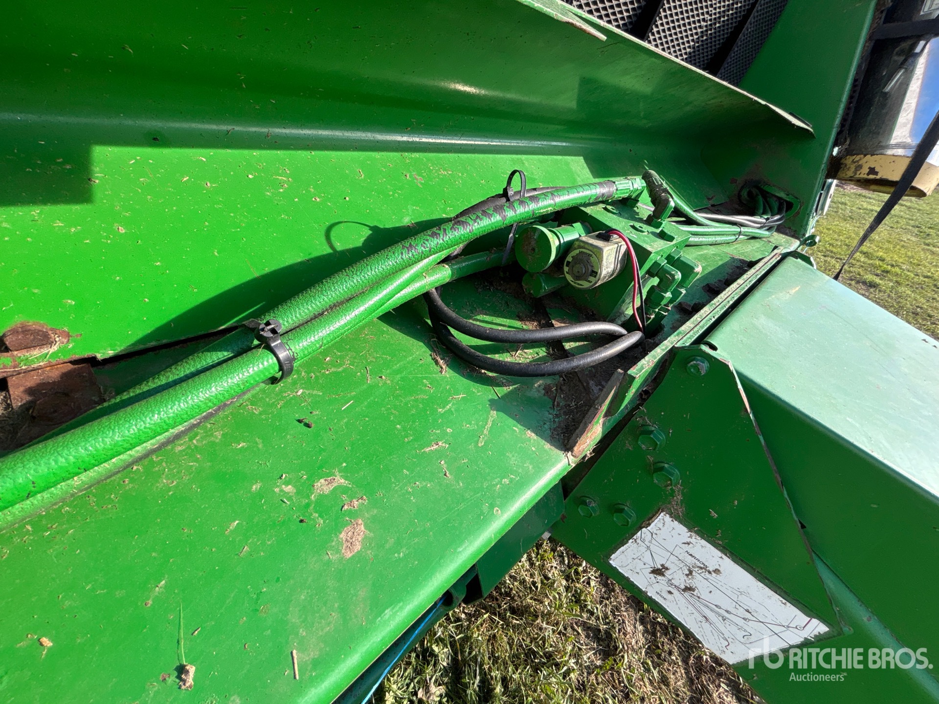 2003 John Deere 567