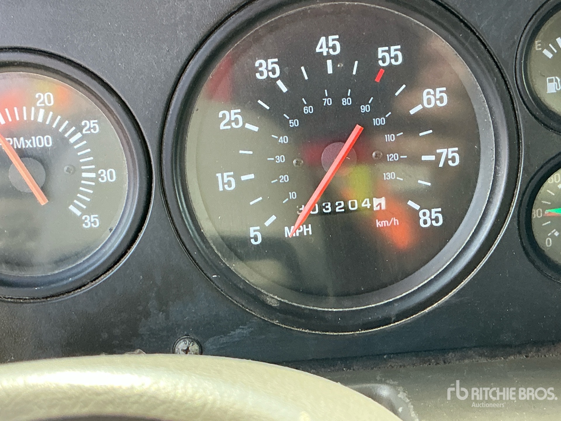 2000 Sterling L9500
