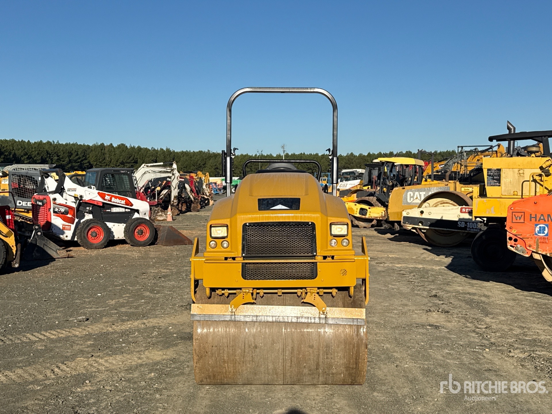 2017 Caterpillar CB34B