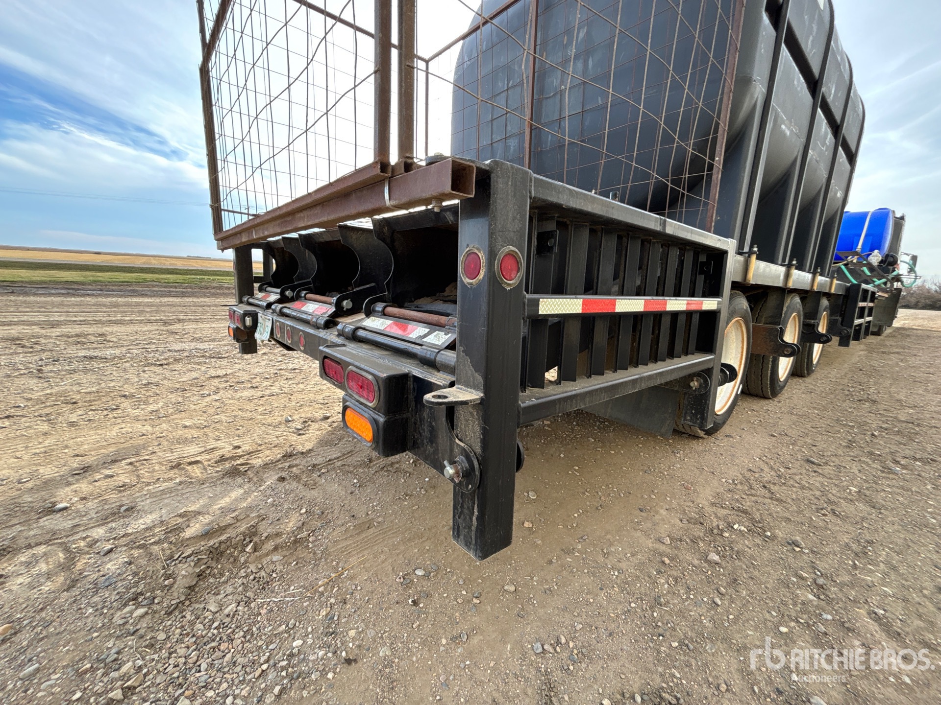 Behnke Enterprises 51 FT TRI/A