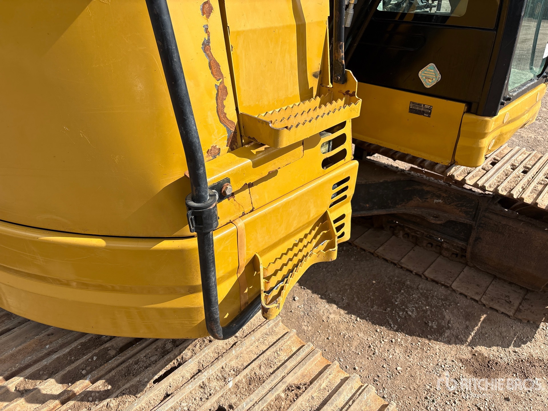 2018 Caterpillar 325F L CR