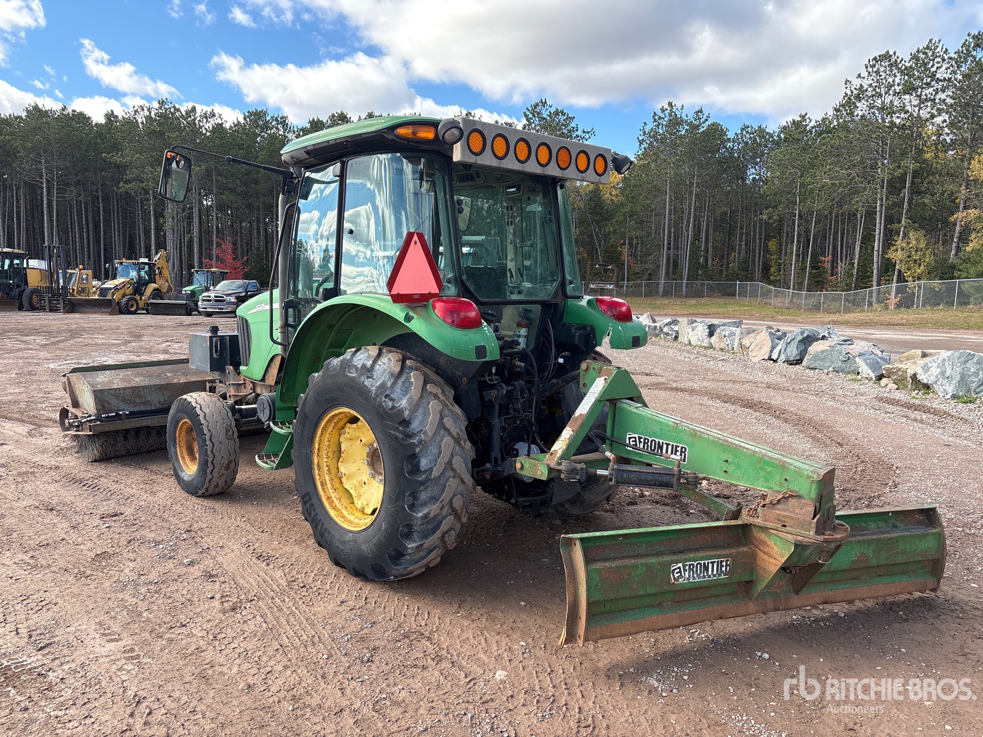 2007 John Deere 5225