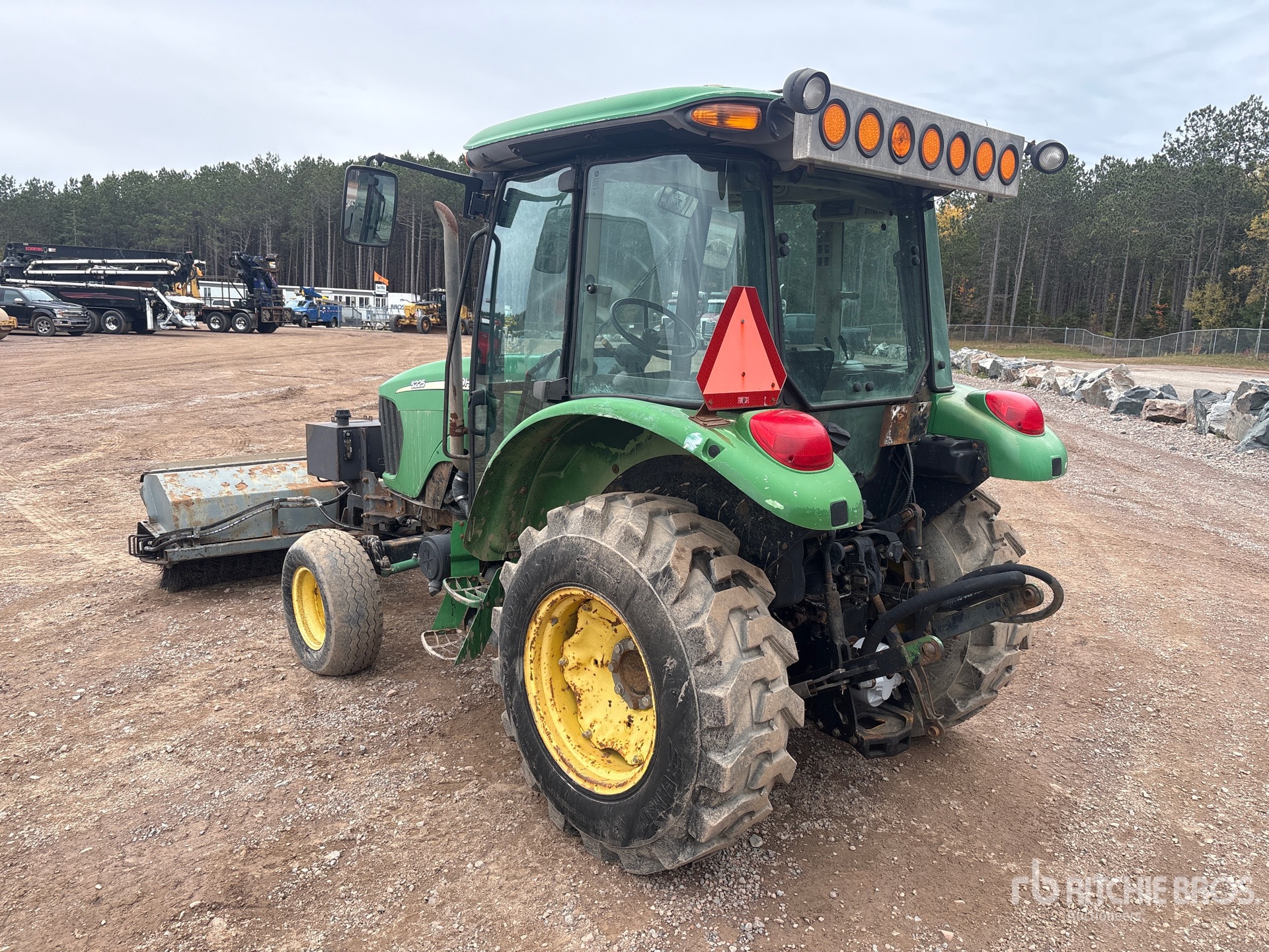 2007 John Deere 5225