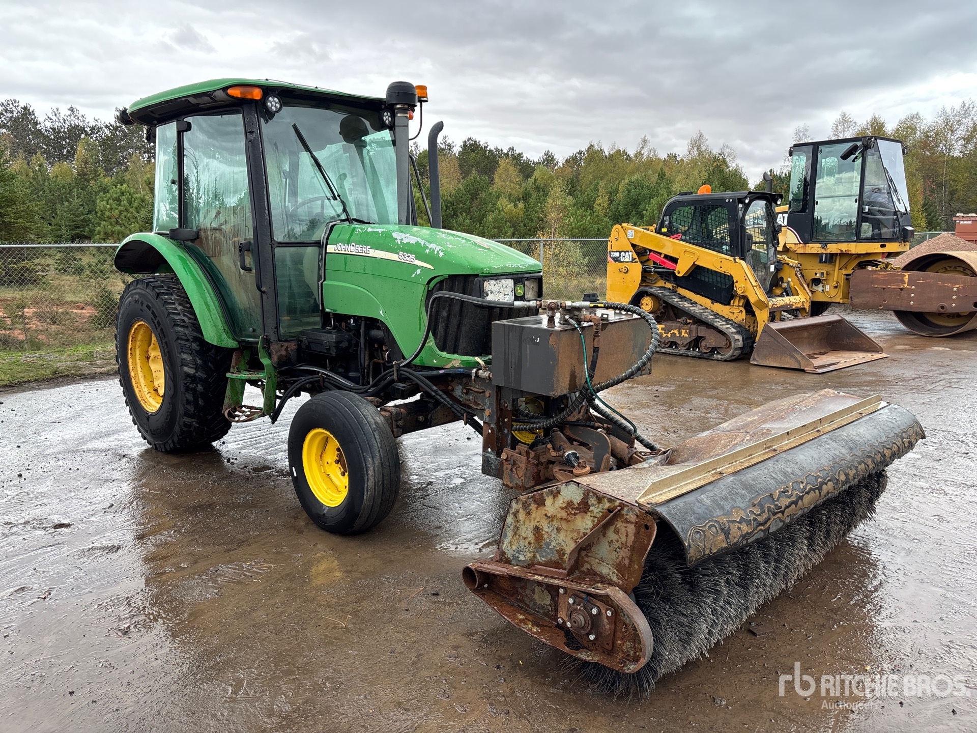 2005 John Deere 5325