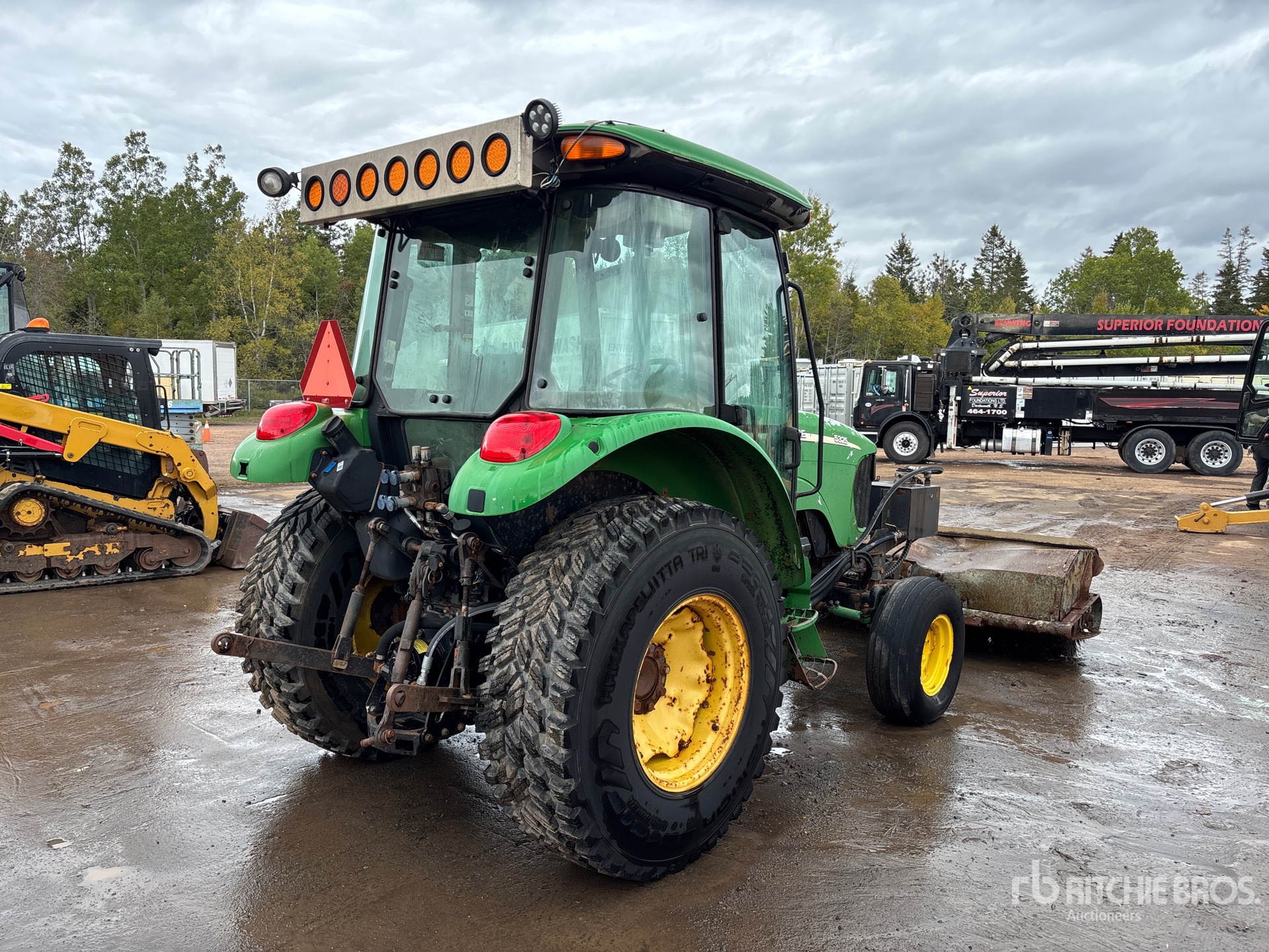 2005 John Deere 5325