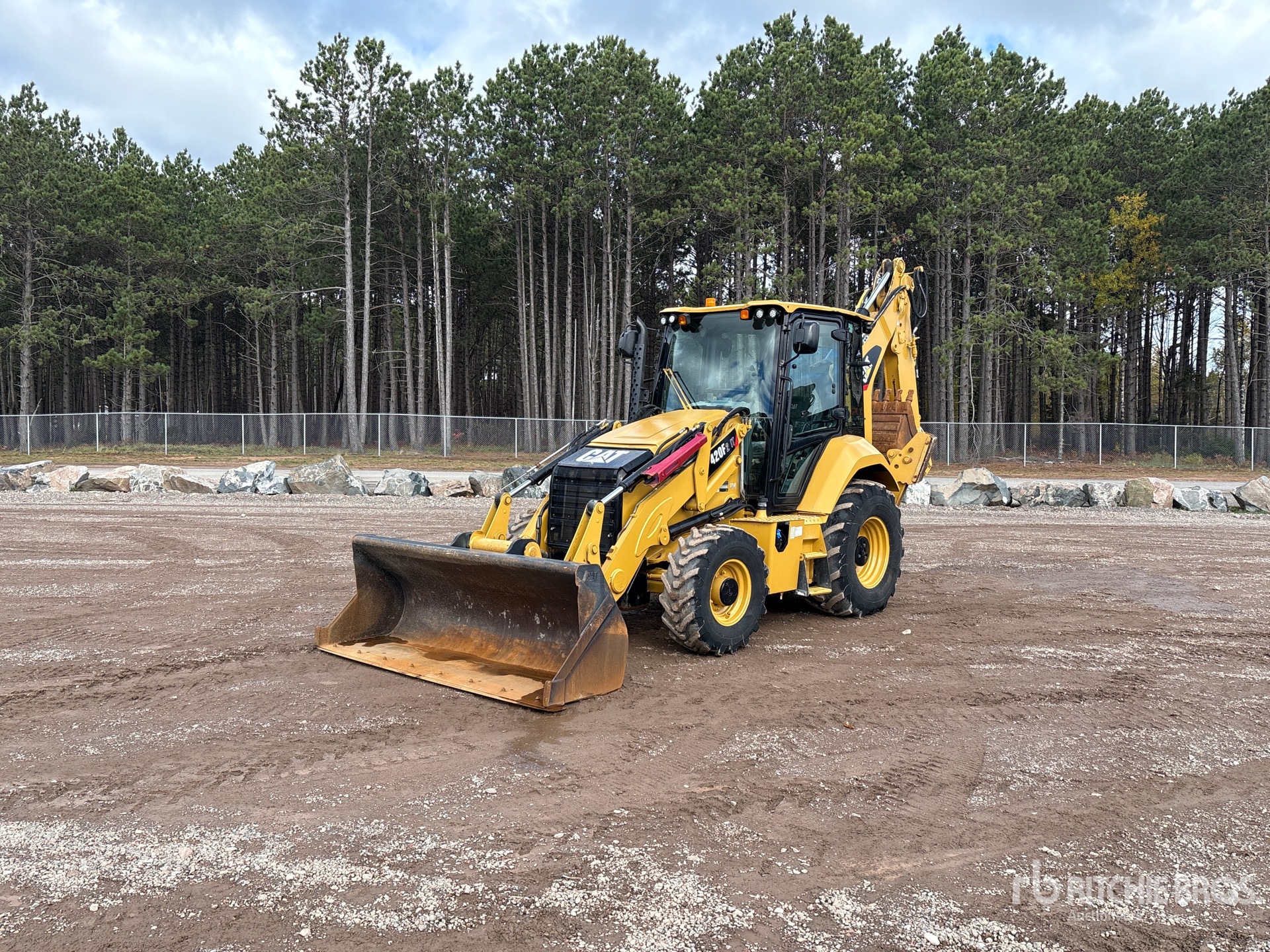 2017 Caterpillar 420F2IT
