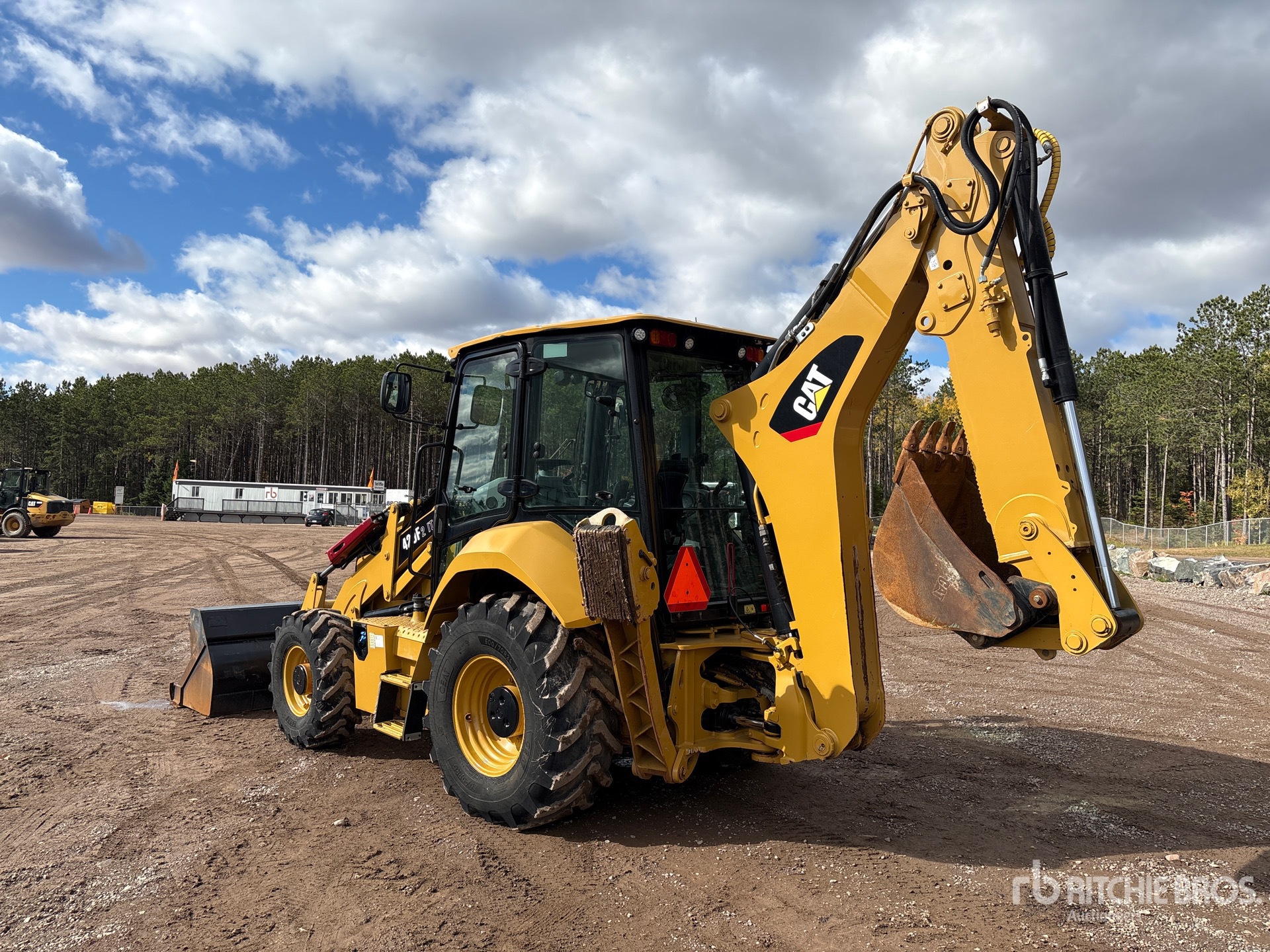 2017 Caterpillar 420F2IT