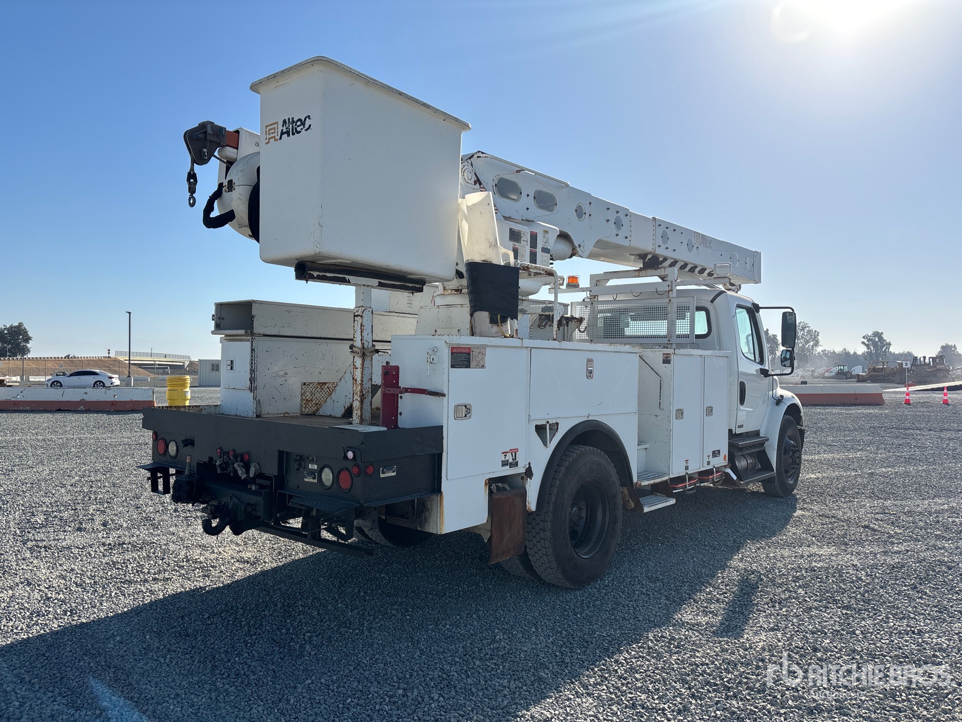 2011 Freightliner M2 106