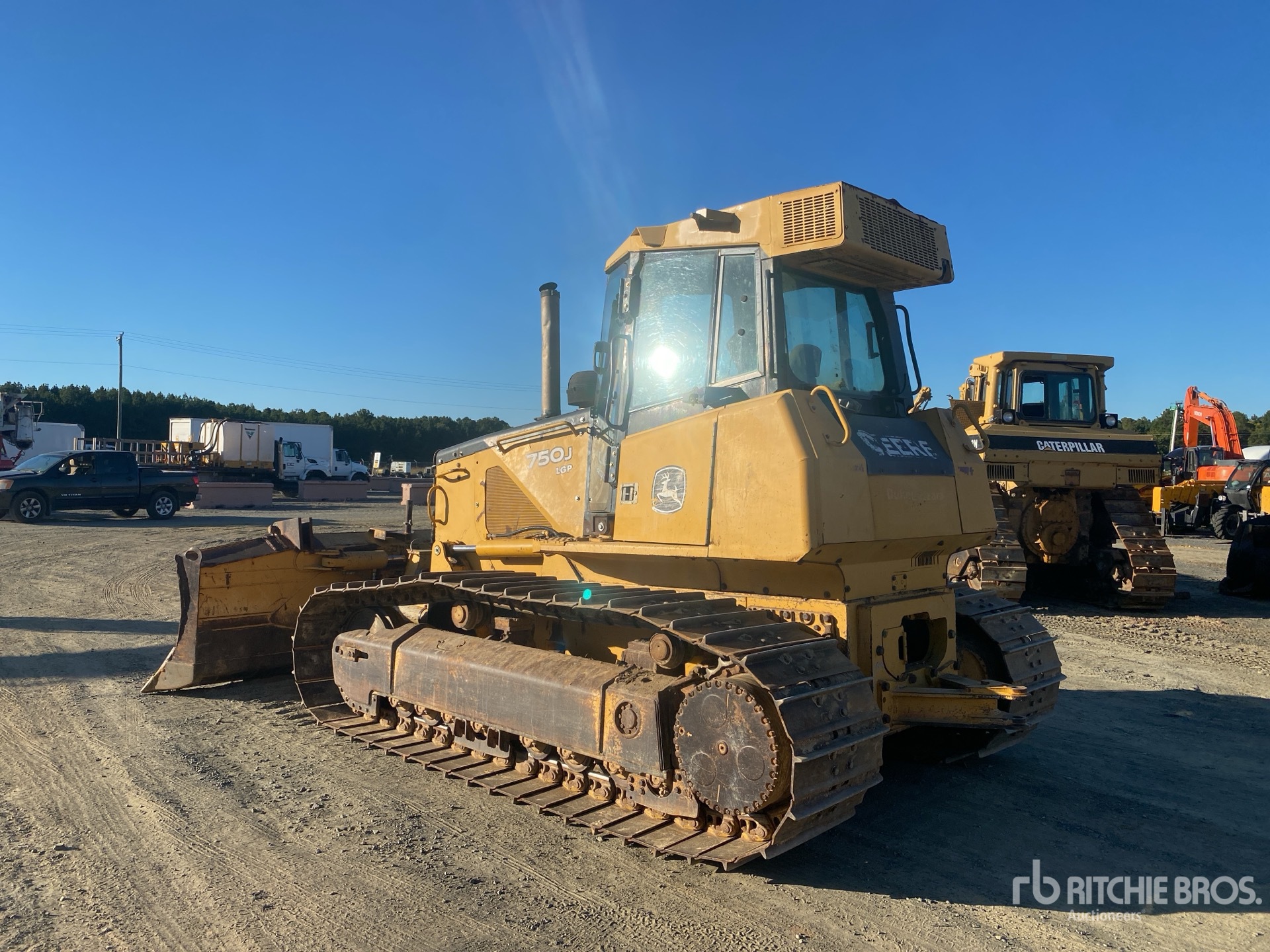 2005 John Deere 750J LGP