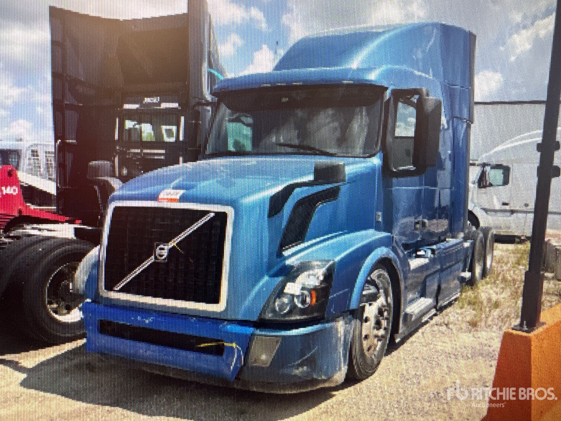 Photo of 2016 Volvo VNL