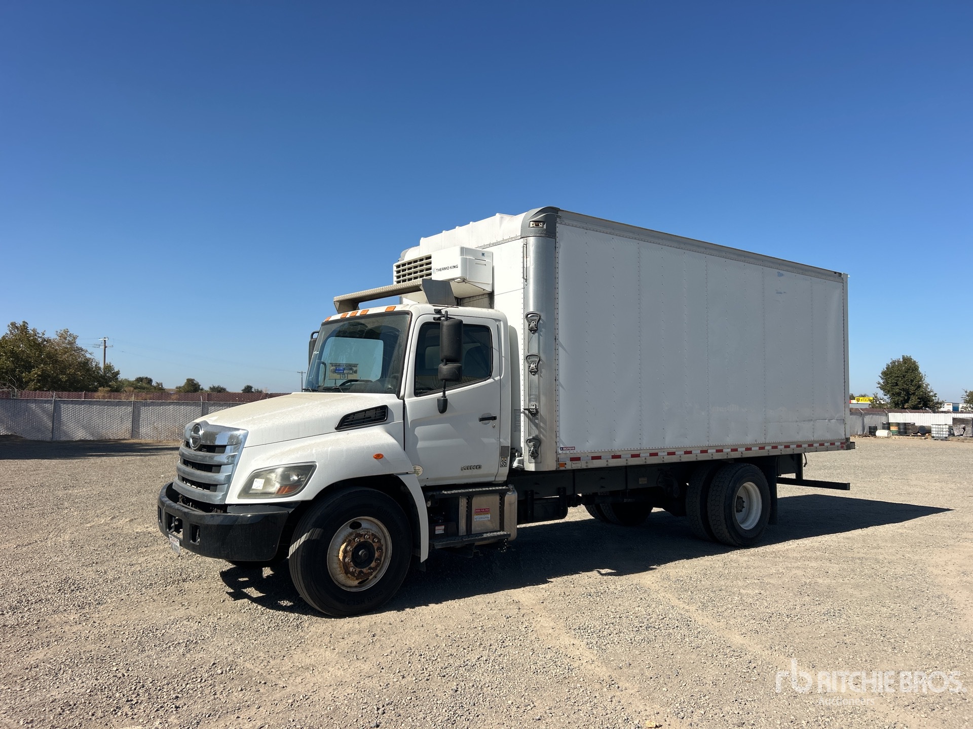 2017 Hino 338